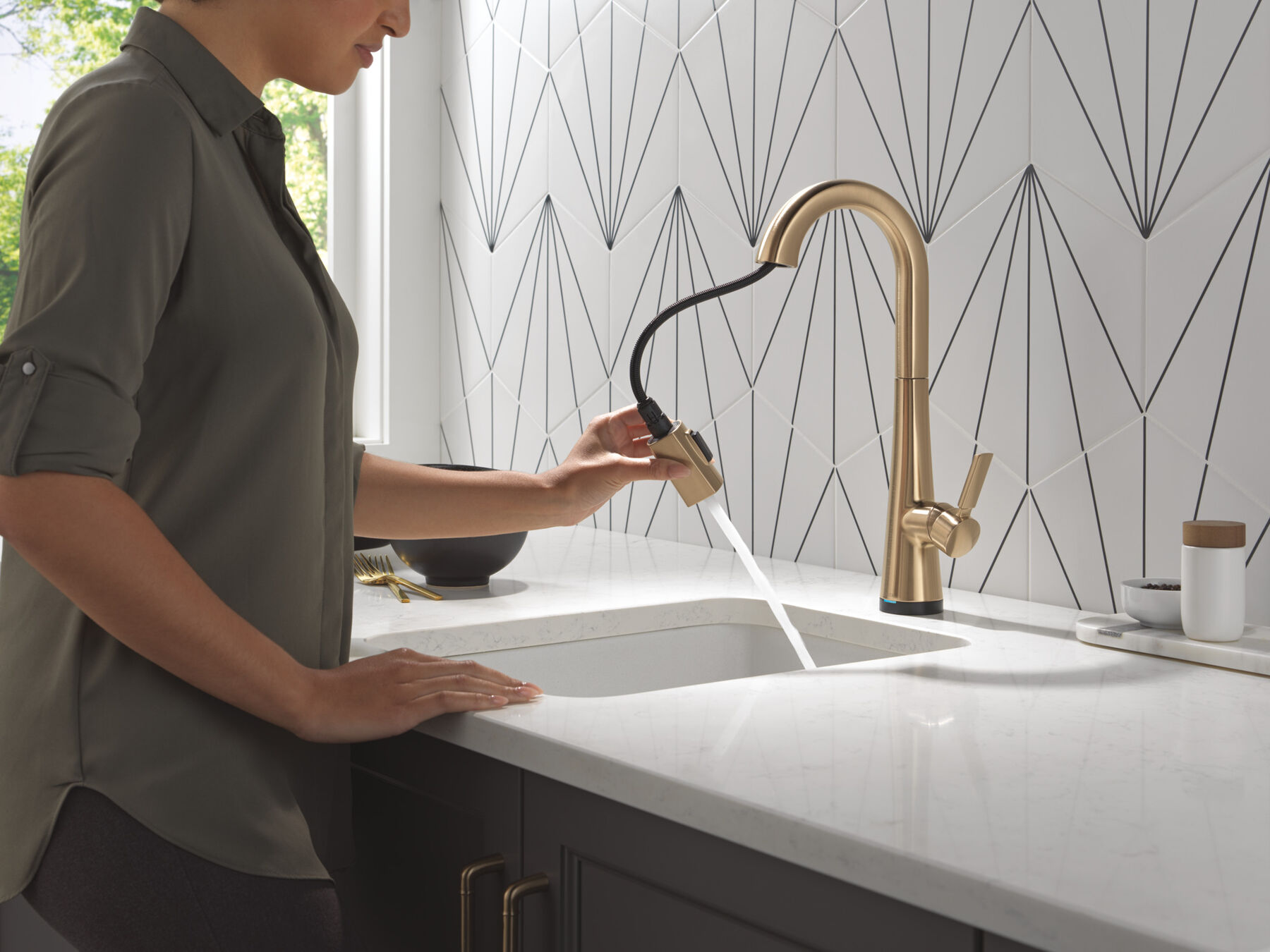 Touch2O® Bar / Prep Faucet with Touchless Technology, image 3