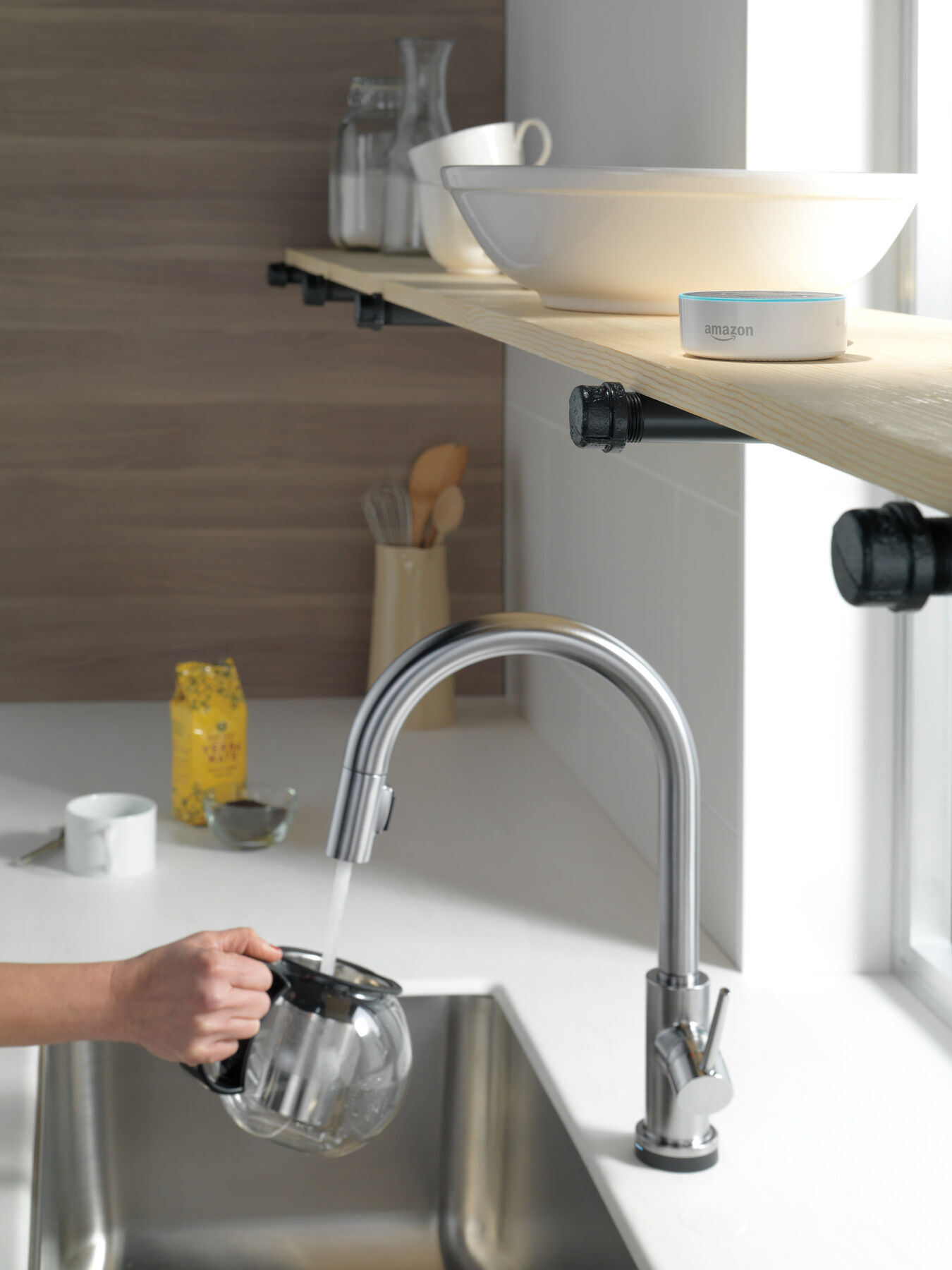 VoiceIQ® Single-Handle Pull-Down Kitchen Faucet with Touch<sub>2</sub>O® Technology, image 8
