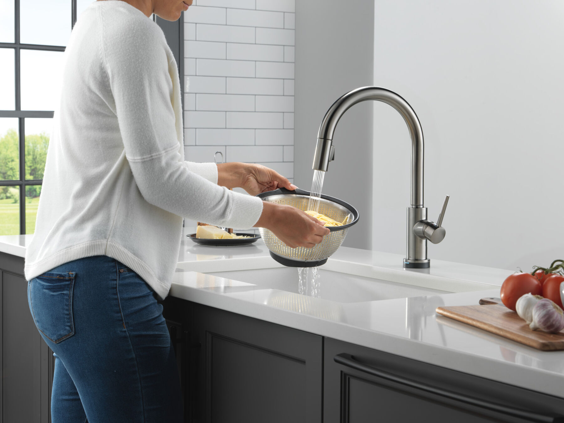 Touch2O with Touchless and VoiceIQ® Technology Single Handle Pull-Down Kitchen Faucet with Soap Dispenser, image 6