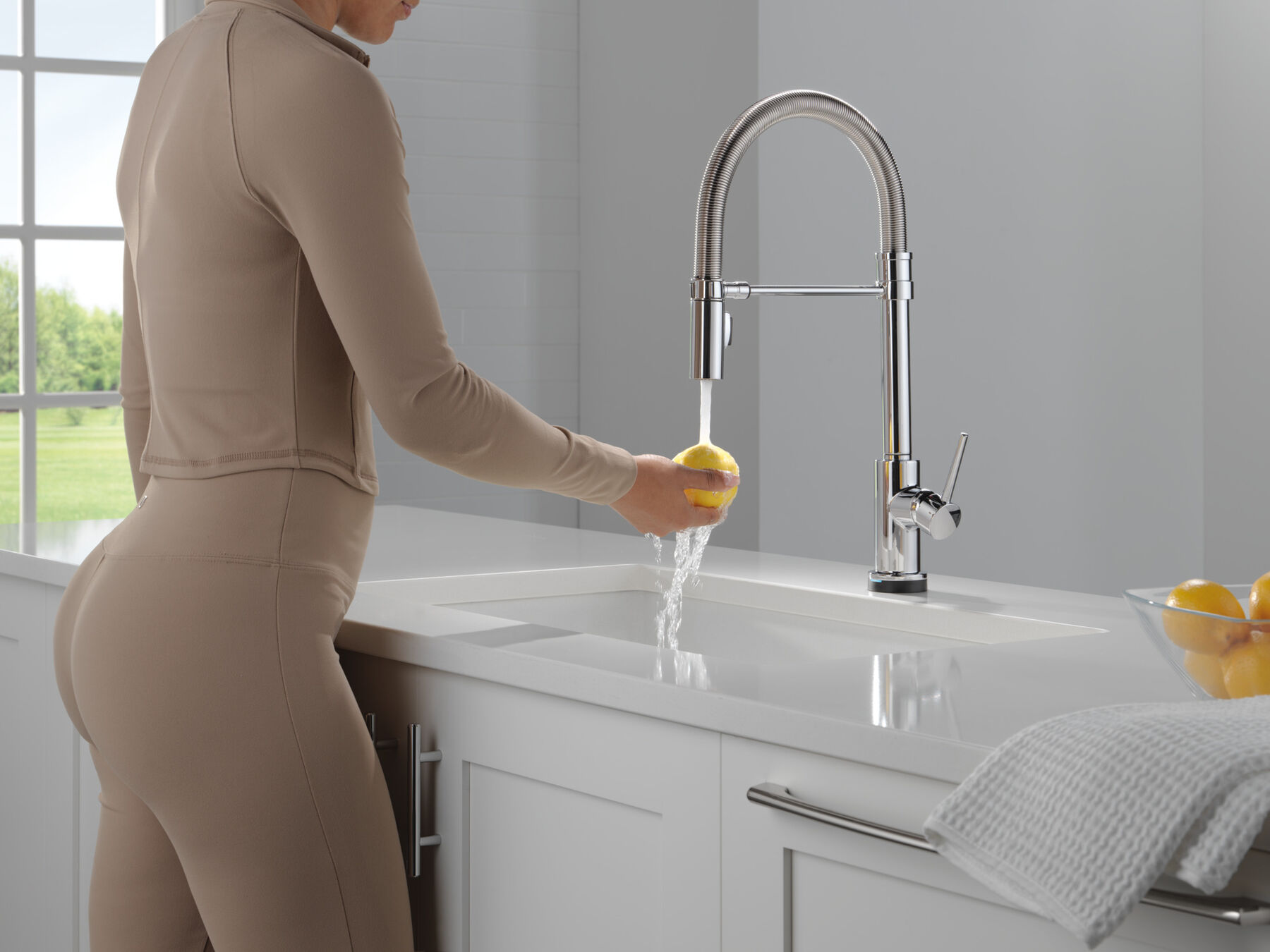 Touch<sub>2</sub>O® Technology Kitchen Faucet with Touchless Technology, image 8