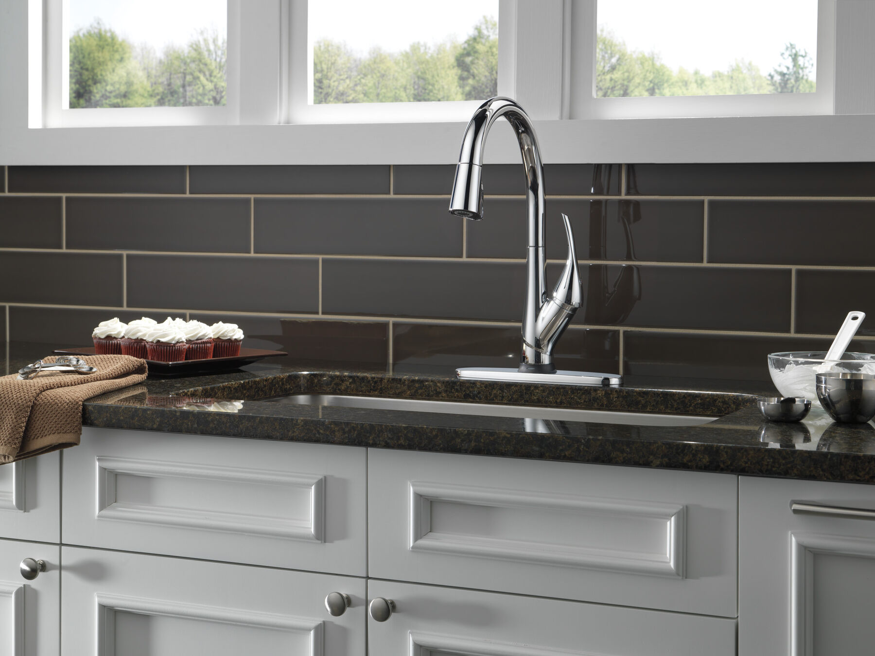 Llave para cocina monomando extensible con tecnologías Touch<sub>2</sub>O® y ShieldSpray®, imagen 1