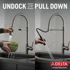 Llave para cocina extensible de una manija con tubo de salida con muelle