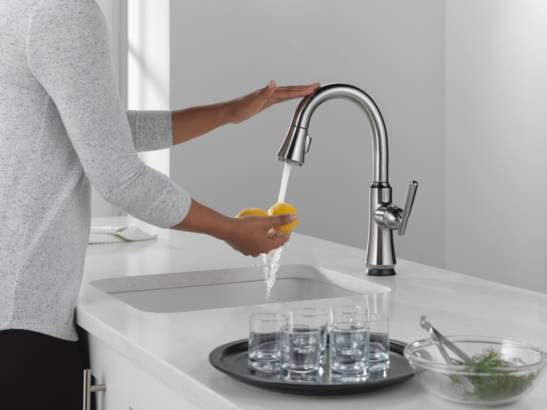 Touch2O® Bar / Prep Faucet with Touchless Technology, image 4