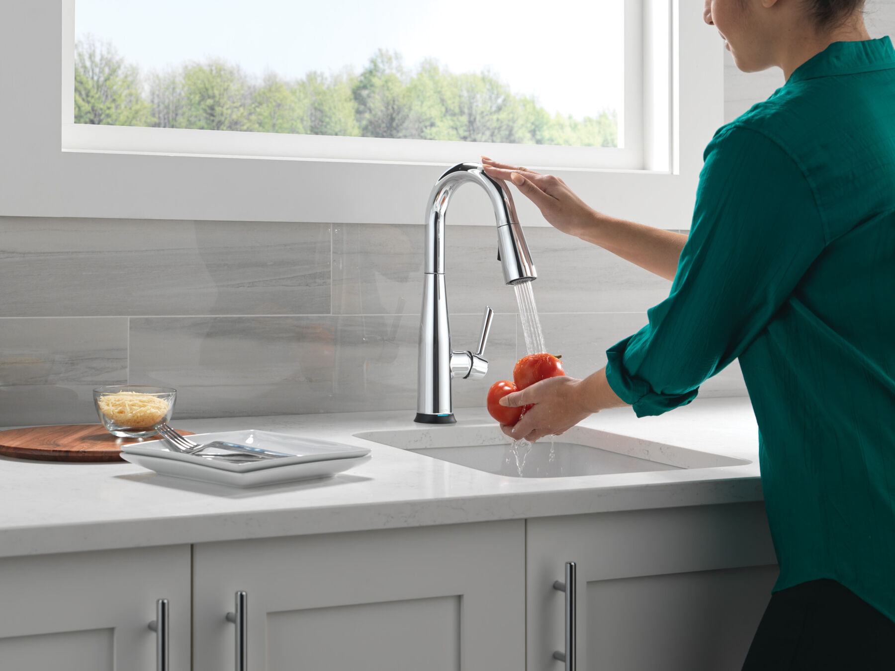 Touch2O® Bar / Prep Faucet with Touchless Technology, image 4