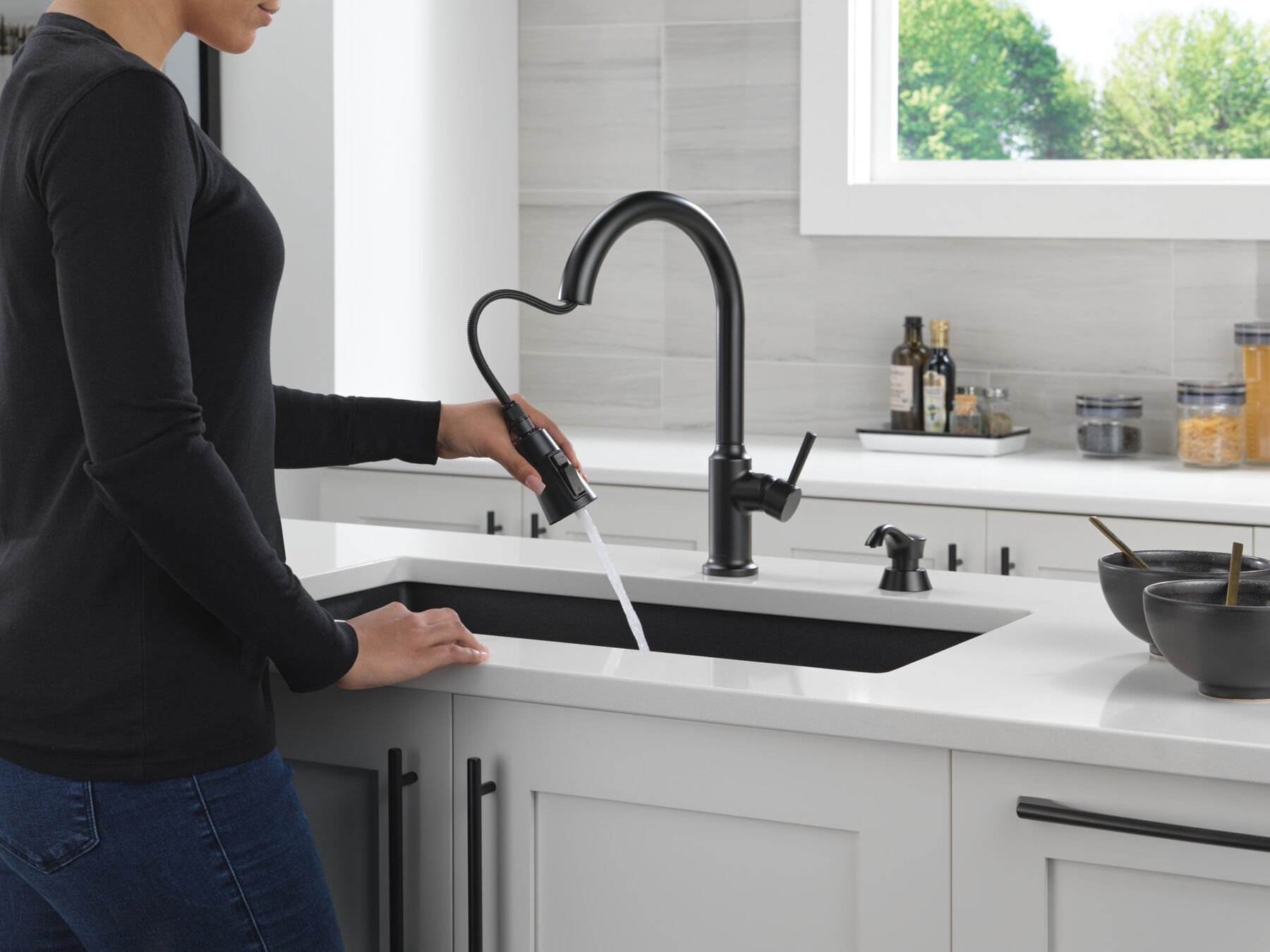 Llave para cocina monomando extensible con dispensador de jabón y tecnología ShieldSpray®, imagen 4