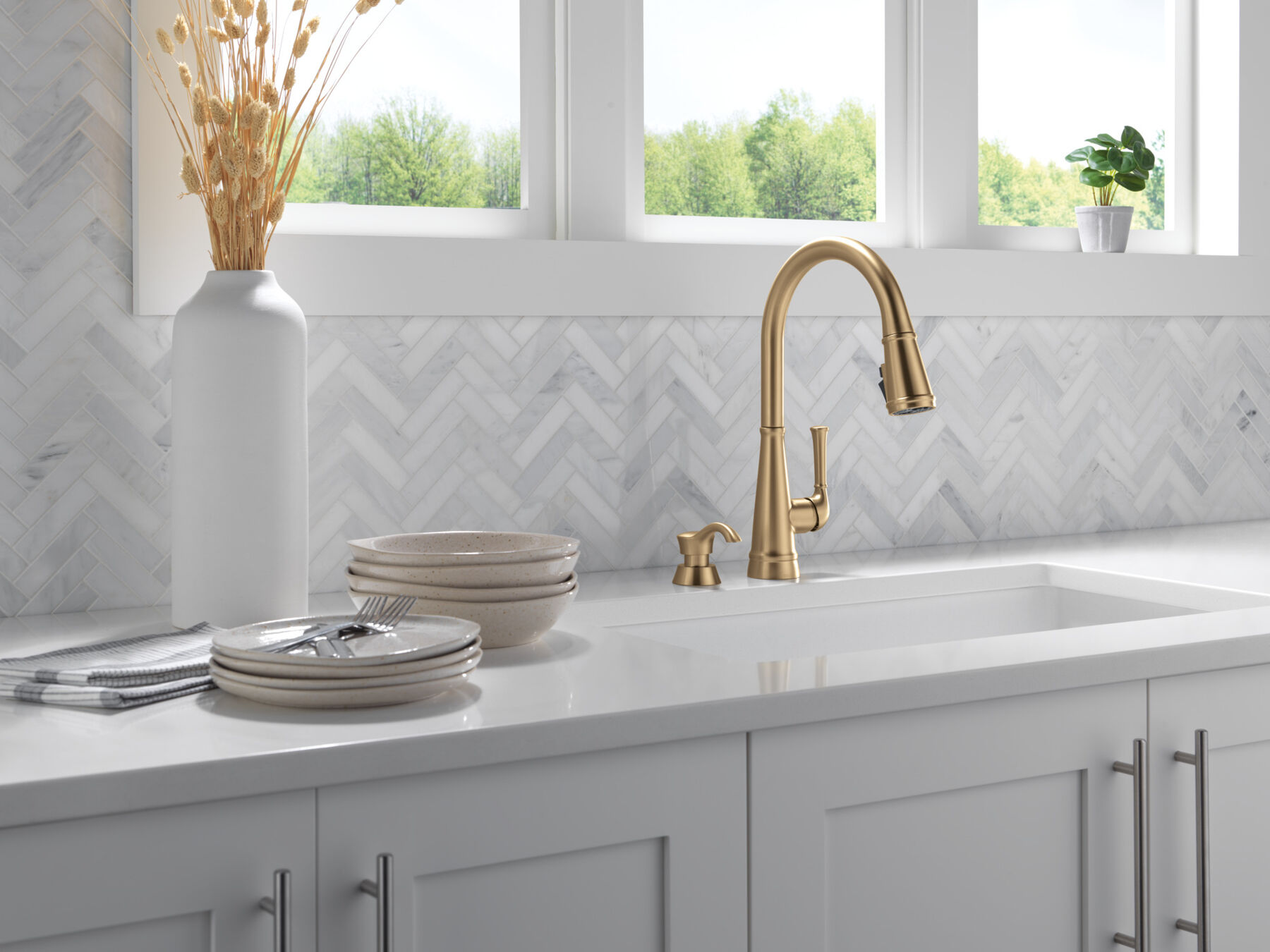 Single Handle Kitchen Pull-Down Faucet w/ Soap Dispenser, image 9