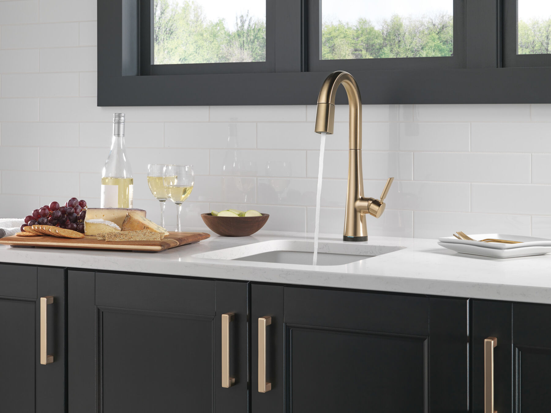 Single Handle Pull-Down Bar/Prep Faucet with Touch<sub>2</sub>O® Technology, image 8