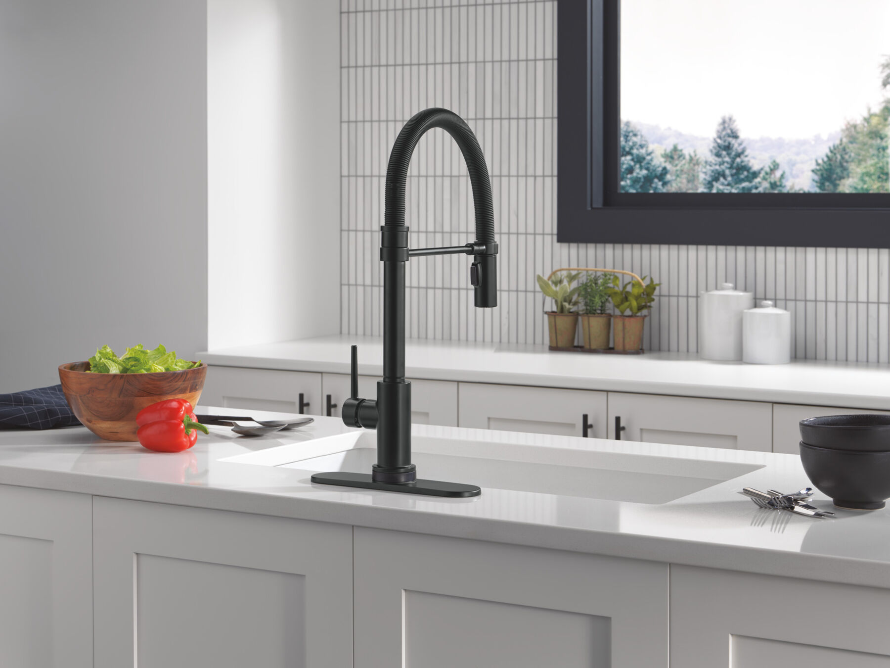 Touch<sub>2</sub>O® Technology Kitchen Faucet with Touchless Technology, image 9