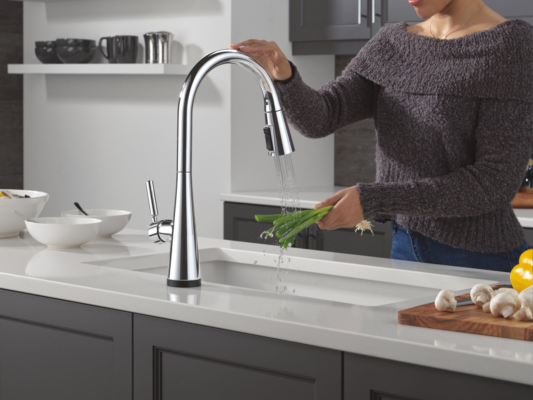 Single Handle Kitchen Pull-Down Faucet with Touch2O Technology, image 5