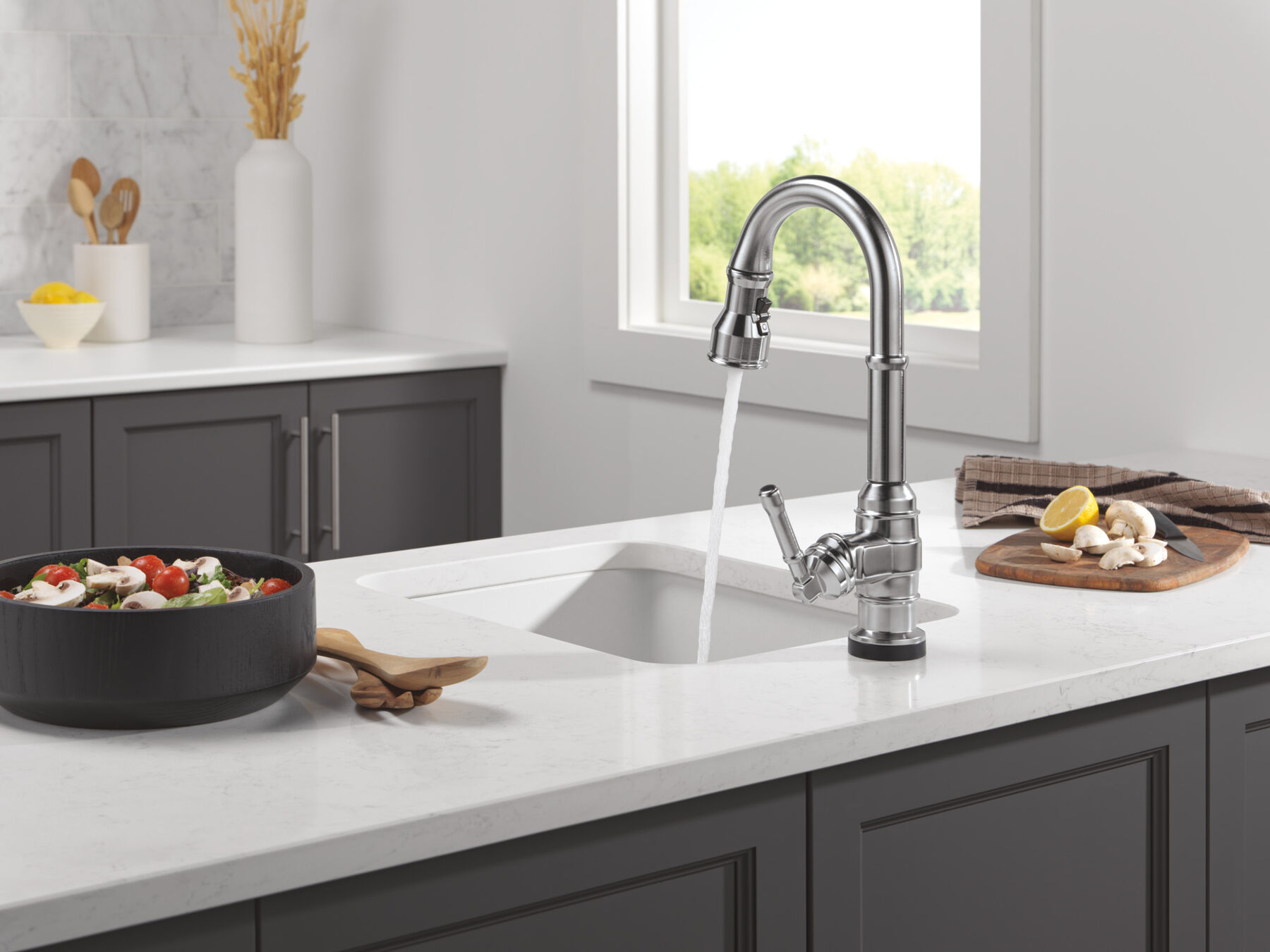 Touch2O® Bar / Prep Faucet with Touchless Technology, image 7