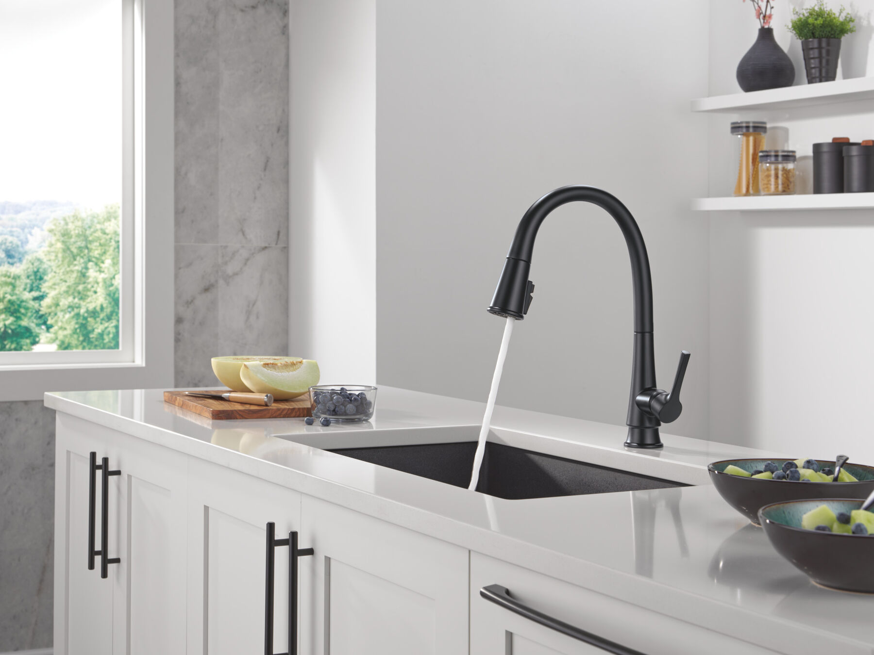 Single Handle Pull-Down Kitchen Faucet With ShieldSpray® Technology in Matte Black, image 8