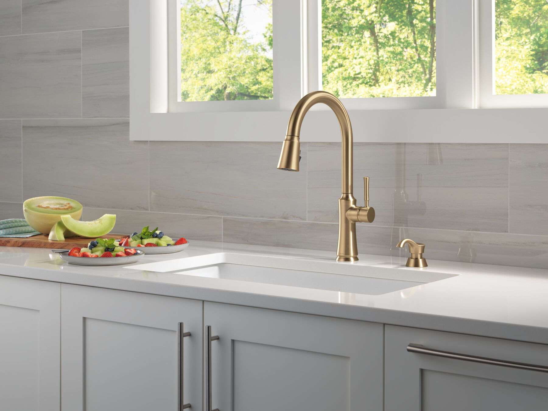 Single Handle Kitchen Pull-Down Faucet w/ Soap Dispenser, image 9