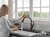 Llave para cocina monomando extensible con tecnologías Touch<sub>2</sub>O® y ShieldSpray®
