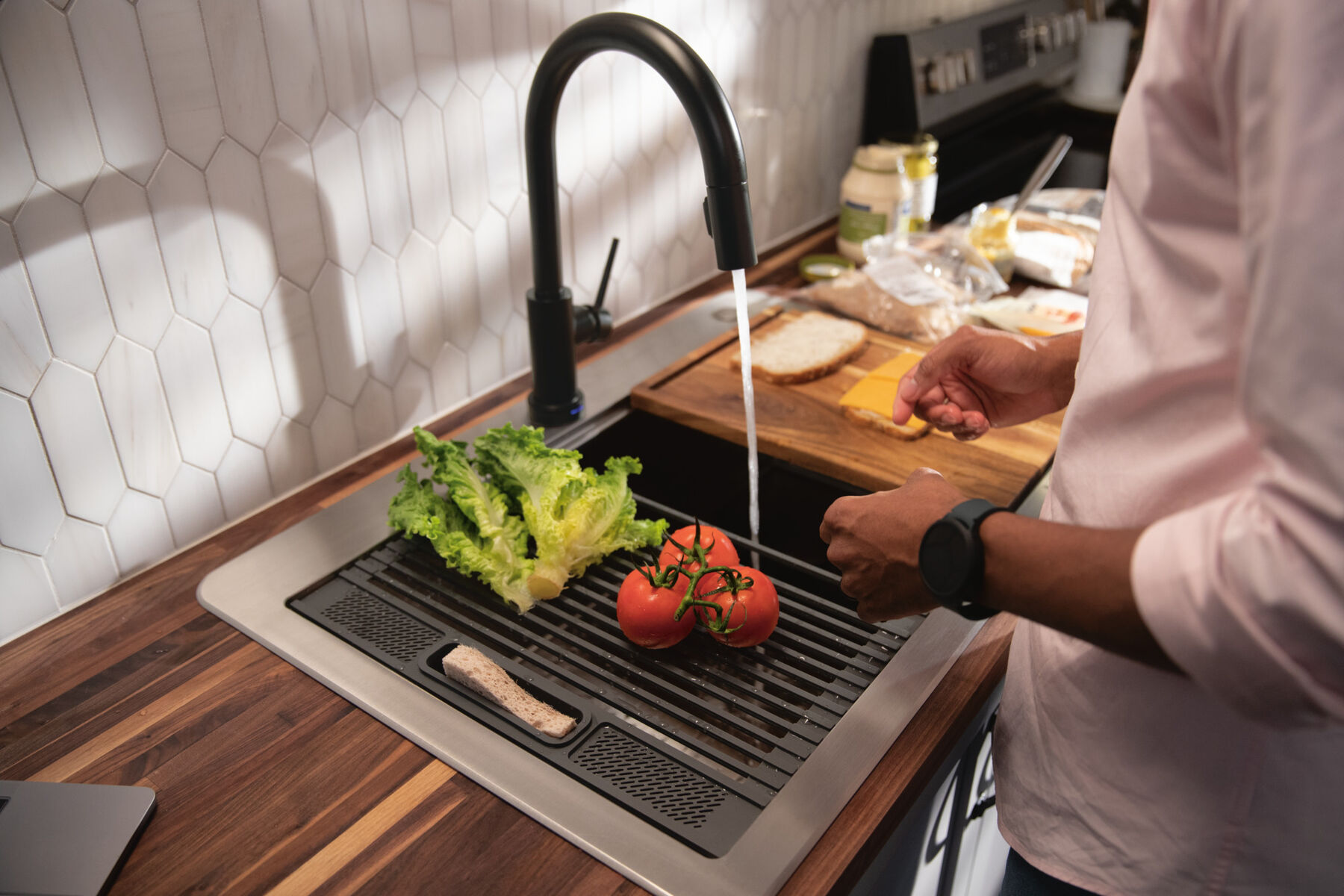 Llave para cocina monomando extensible con tecnología Touch<sub>2</sub>O®, imagen 34