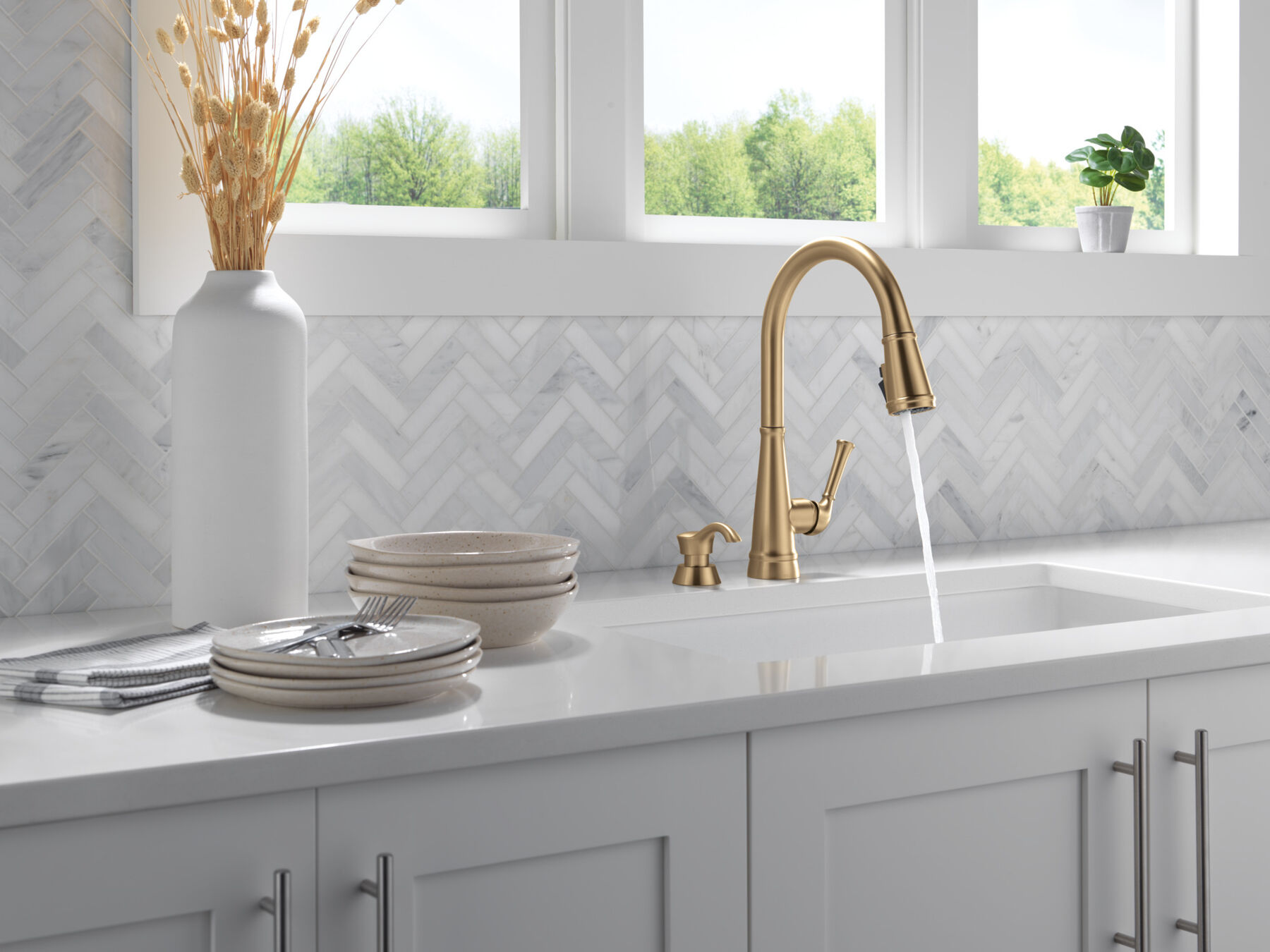 Single Handle Kitchen Pull-Down Faucet w/ Soap Dispenser, image 7