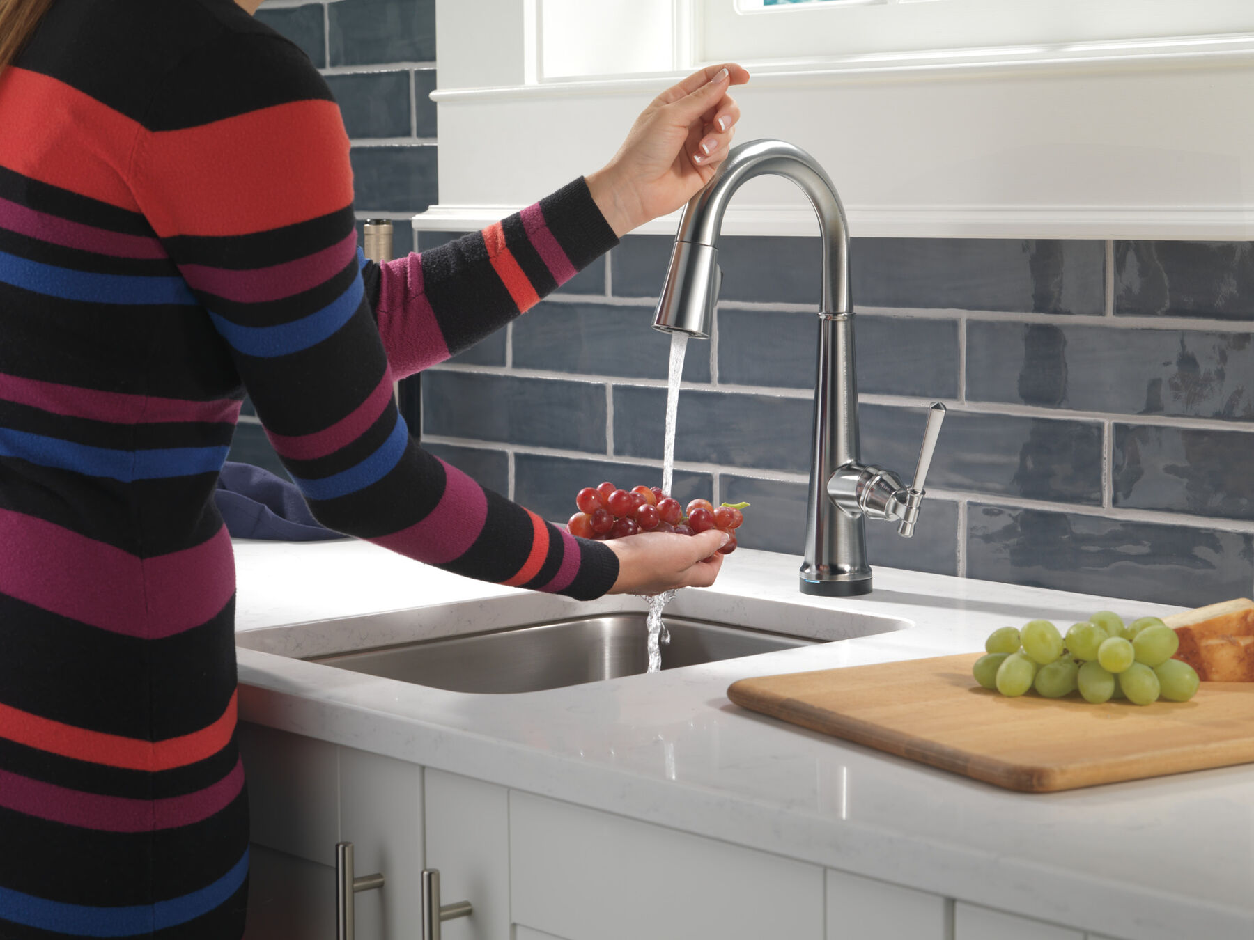 Single Handle Pull-Down Bar/Prep Faucet with Touch<sub>2</sub>O® Technology, image 5