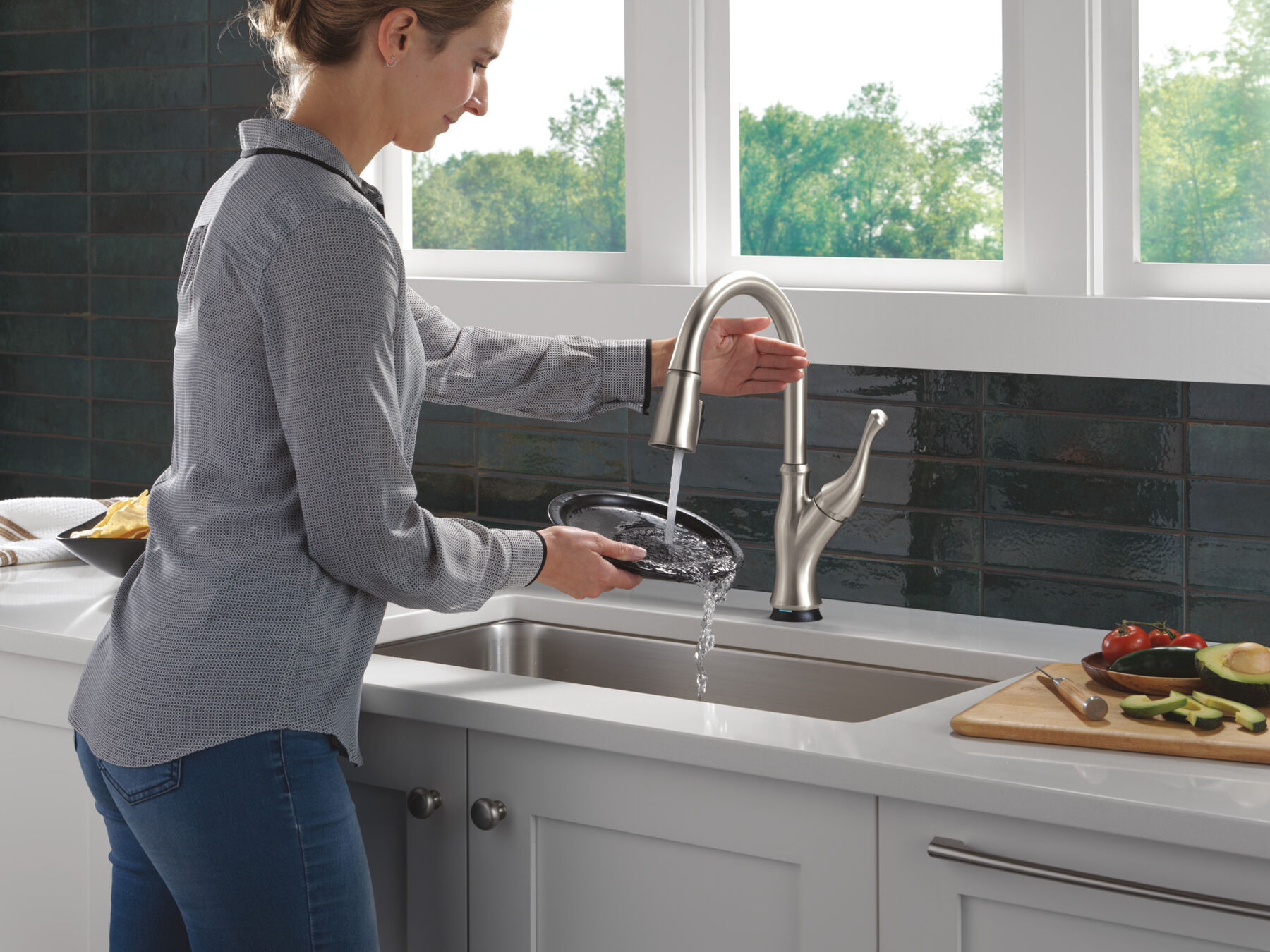 Touch<sub>2</sub>O® Technology Kitchen Faucet with Touchless Technology, image 6
