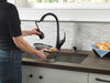 Llave de una manija con tubo de salida deslizable para cocina