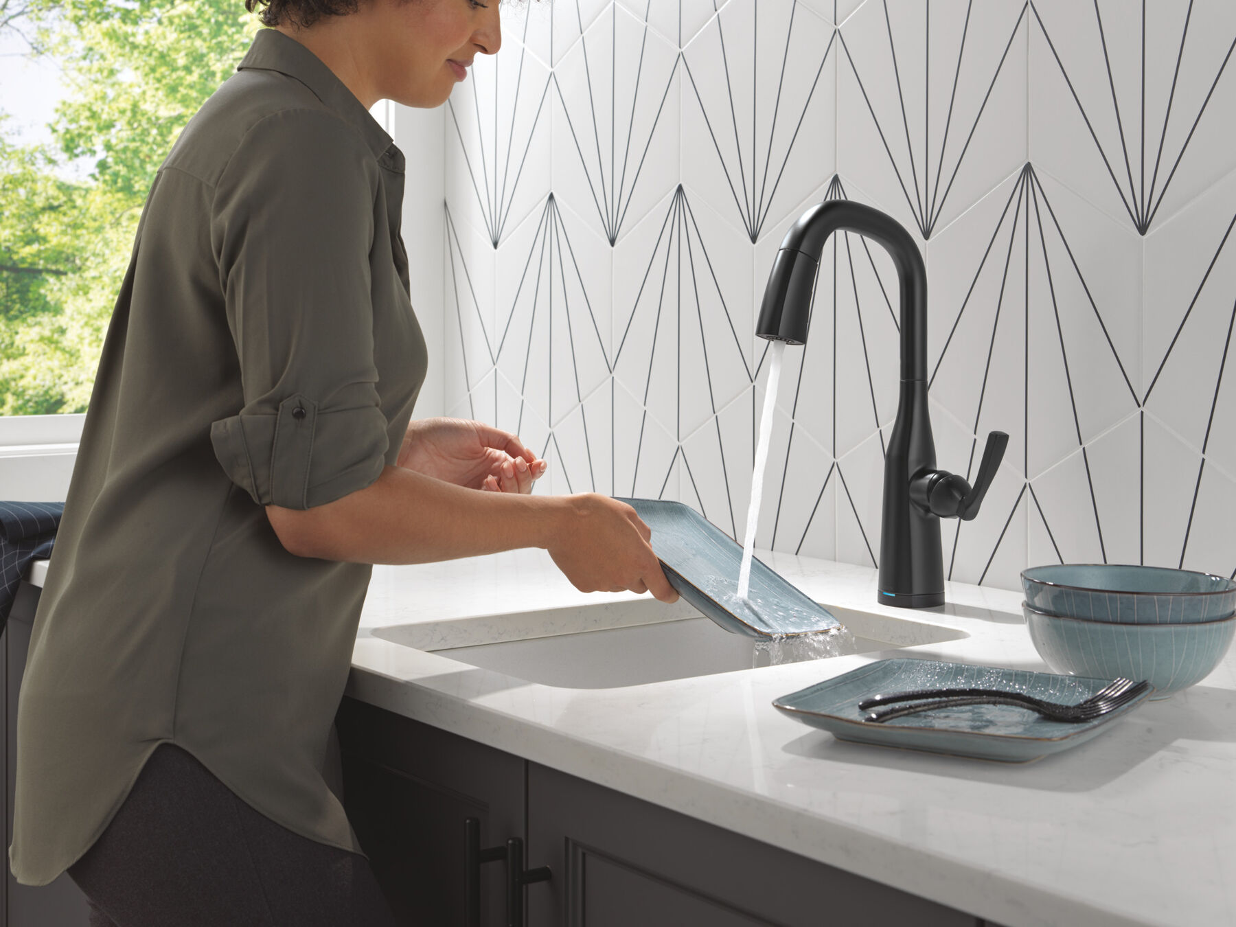 Touch2O® Bar / Prep Faucet with Touchless Technology, image 6