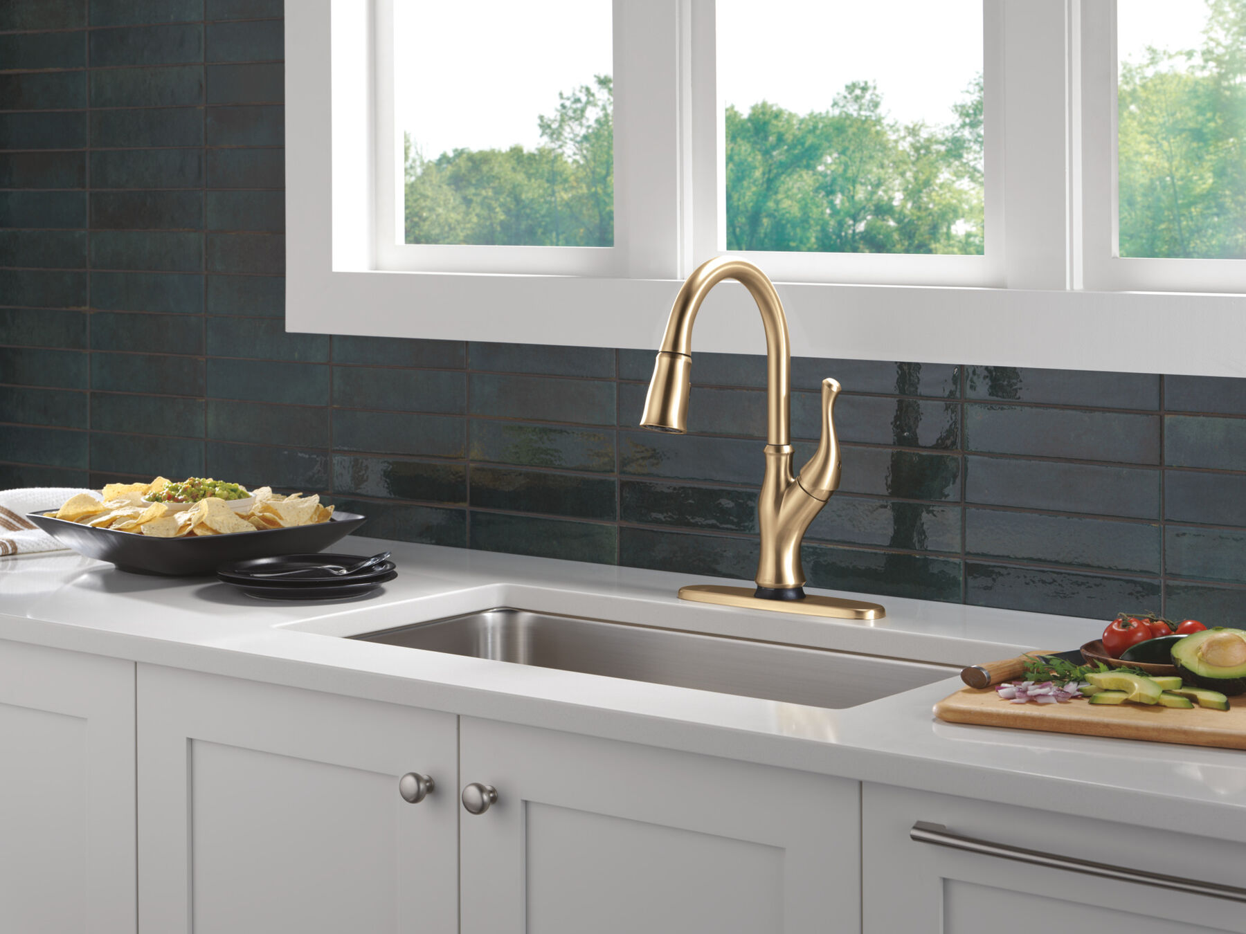 Touch<sub>2</sub>O® Technology Kitchen Faucet with Touchless Technology, image 2