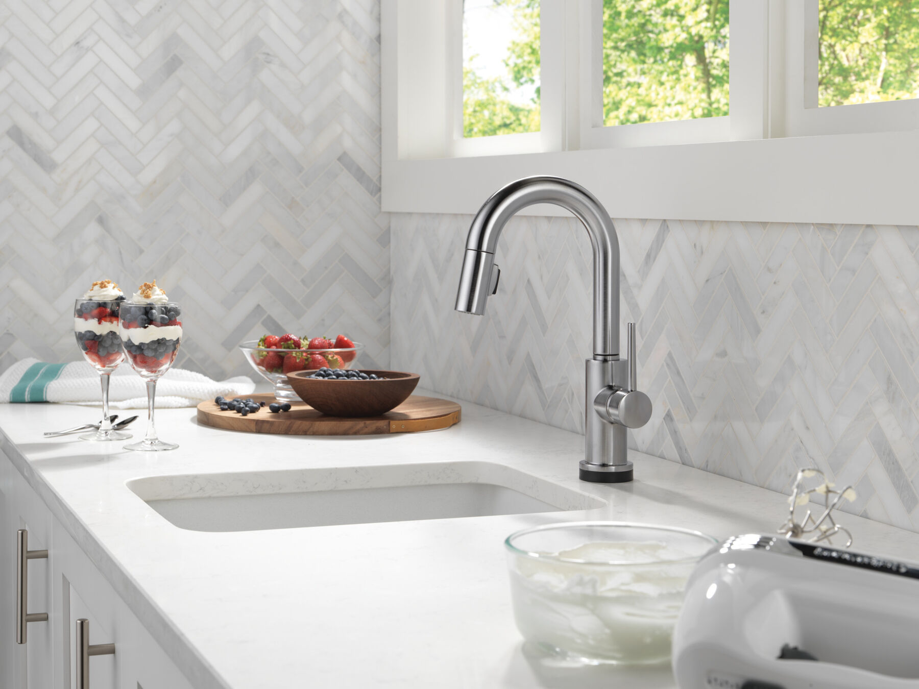 Touch2O® Bar / Prep Faucet with Touchless Technology, image 13
