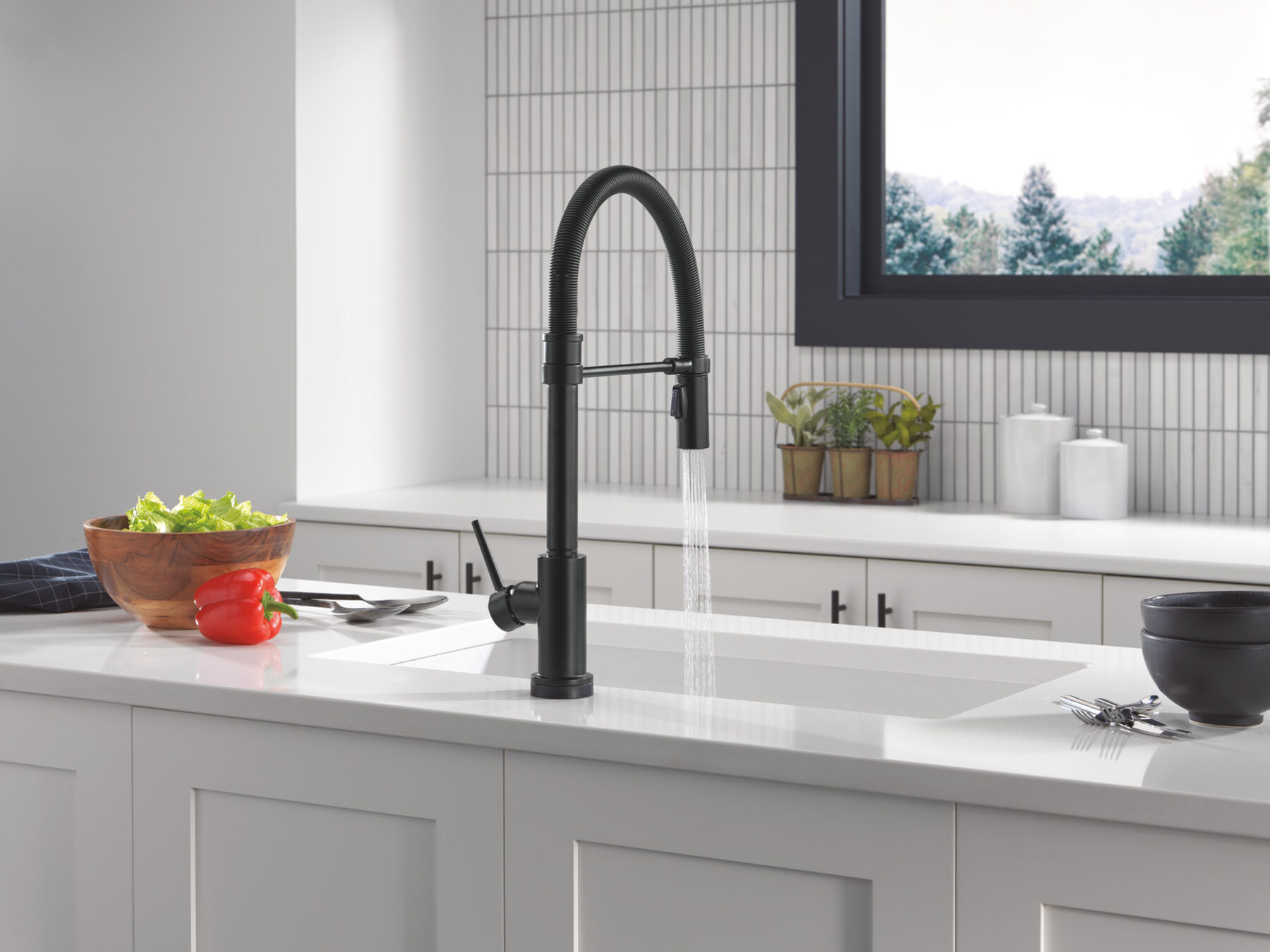 Touch<sub>2</sub>O® Technology Kitchen Faucet with Touchless Technology, image 13