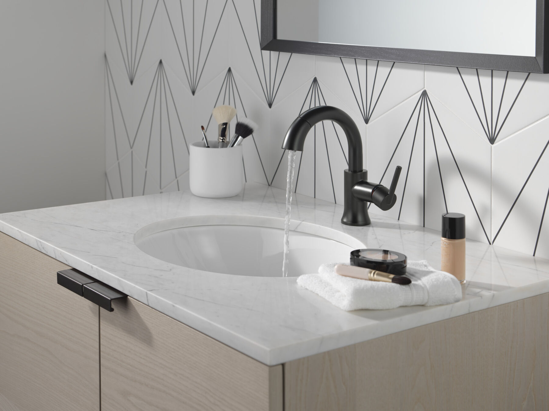 Single Handle Pull Down Bathroom Faucet (Recertified), image 9