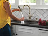 Llave monomando deslizable para cocina con dispensador de jabón y tecnología ShieldSpray