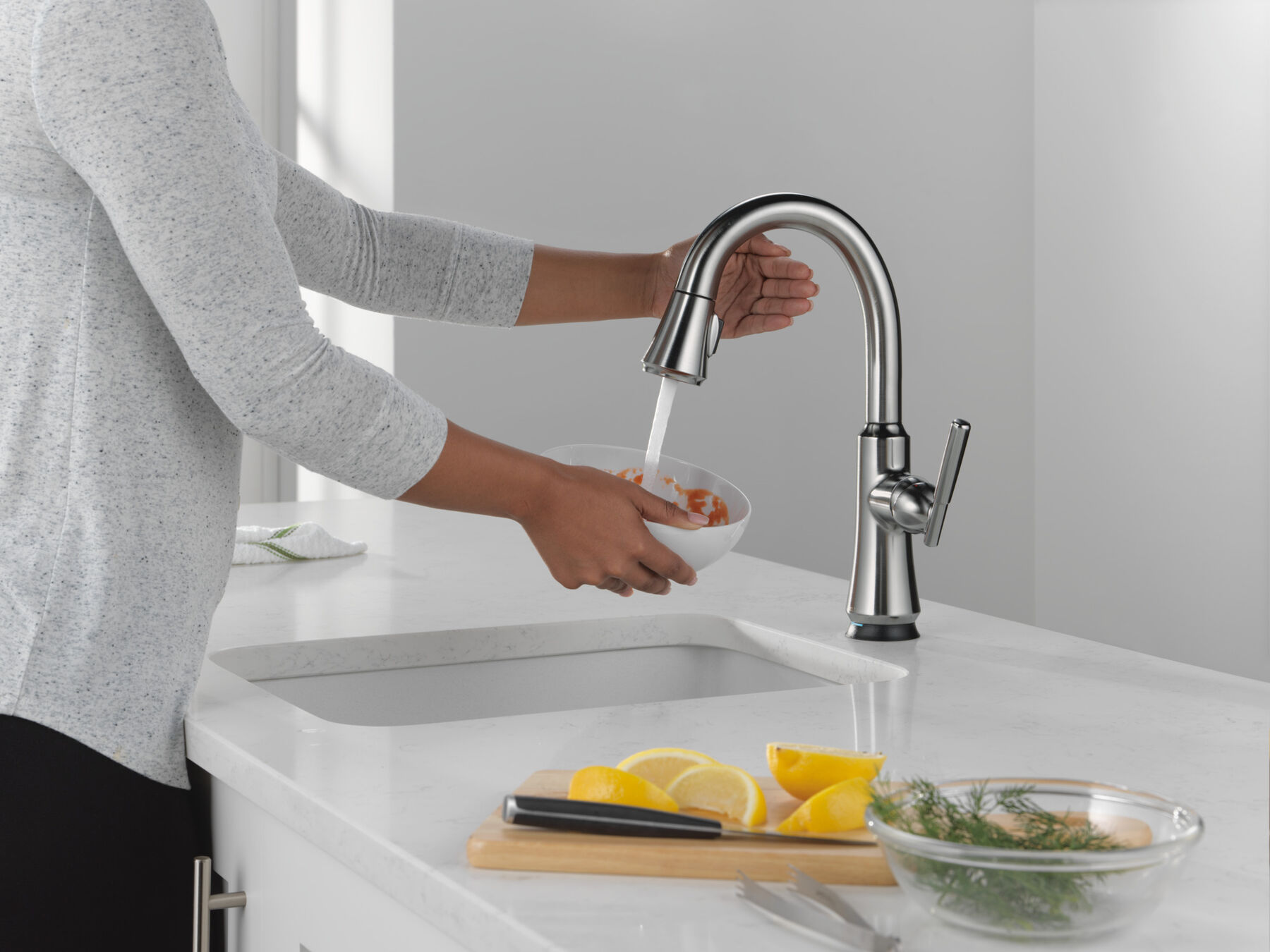 Touch2O® Bar / Prep Faucet with Touchless Technology, image 5