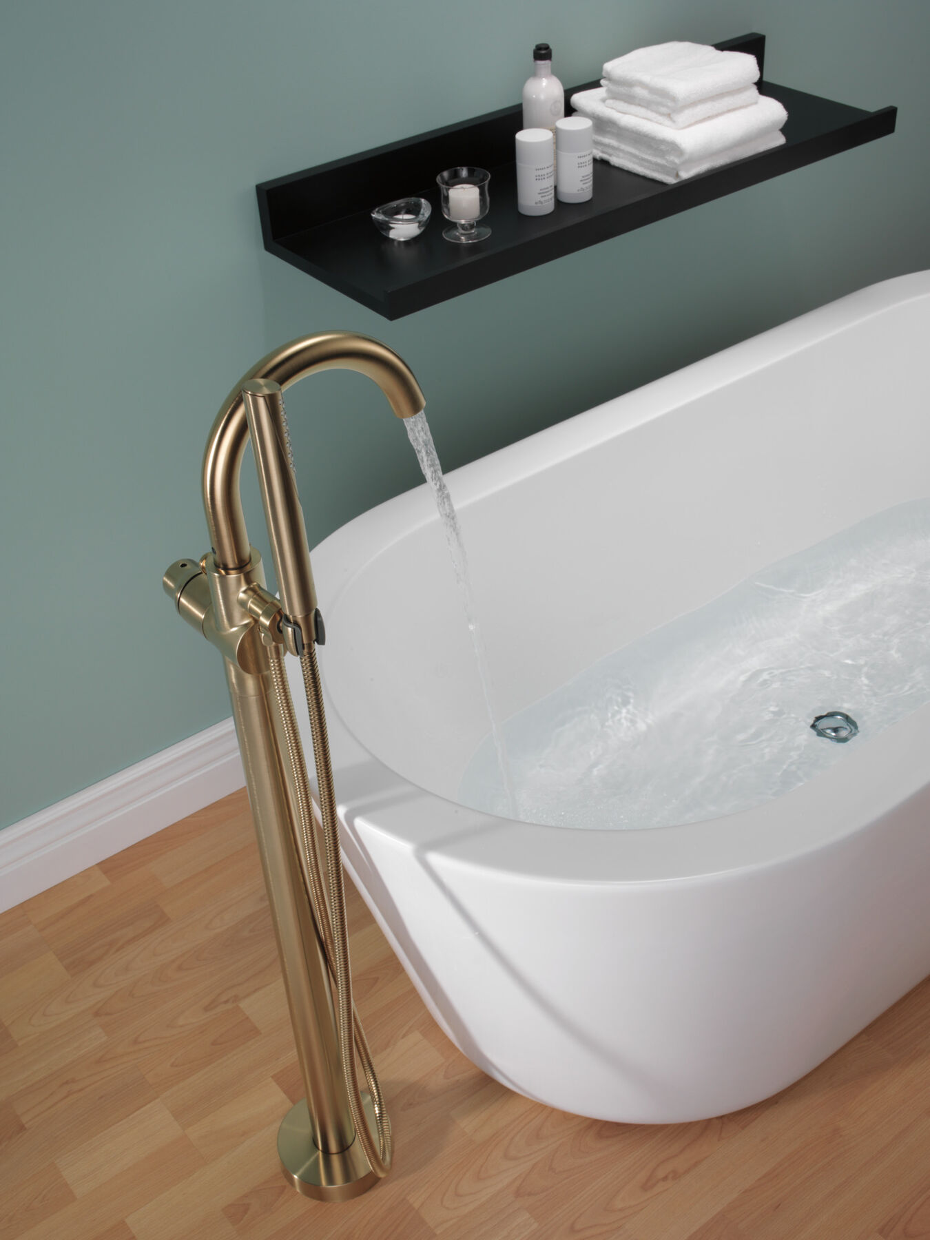 Accesorios de llave de llenado para bañera de montaje en piso estilo contemporáneo (producto recertificado), imagen 6