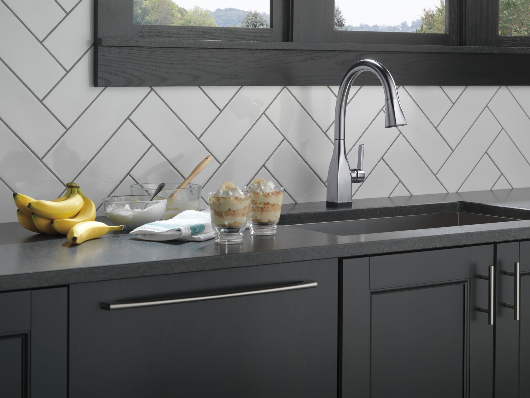 Llave para cocina monomando extensible con tecnologías Touch<sub>2</sub>O® y ShieldSpray®, imagen 1
