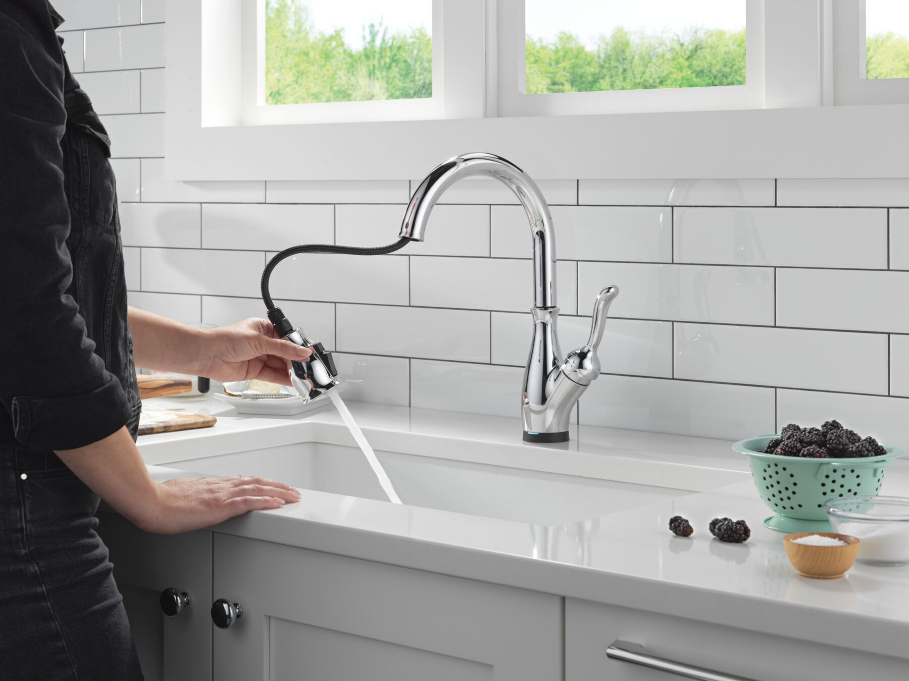 Touch<sub>2</sub>O® Technology Kitchen Faucet with Touchless Technology, image 4