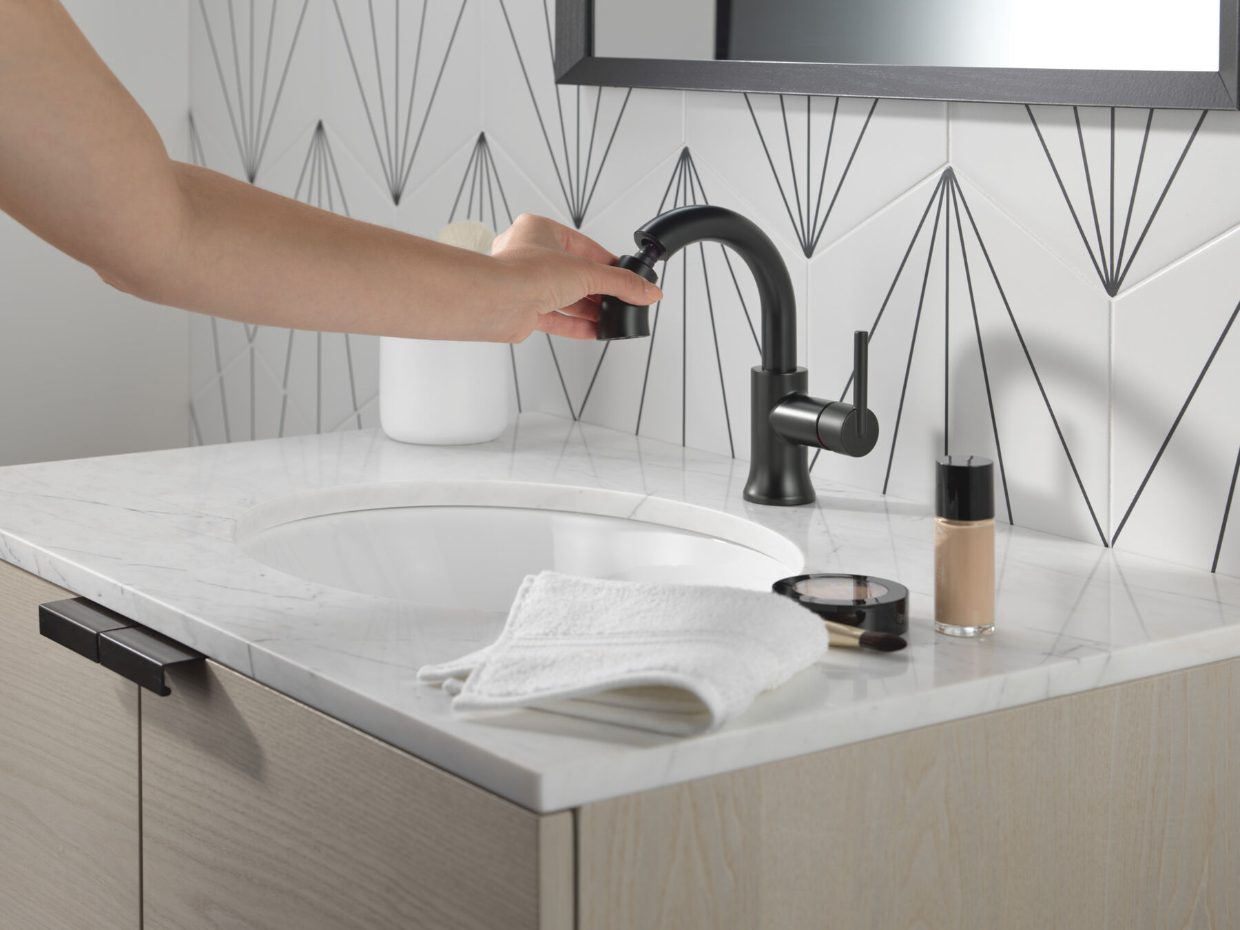Single Handle Pull Down Bathroom Faucet (Recertified), image 5