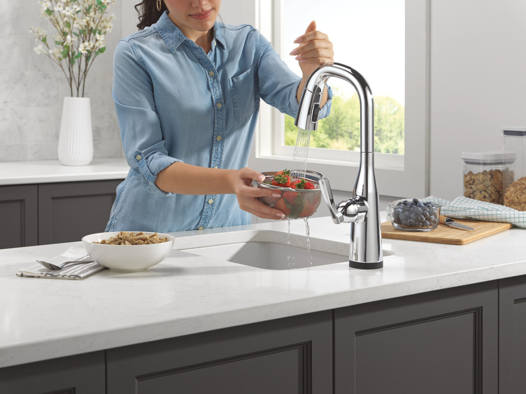 Touch2O® Bar / Prep Faucet with Touchless Technology, image 4