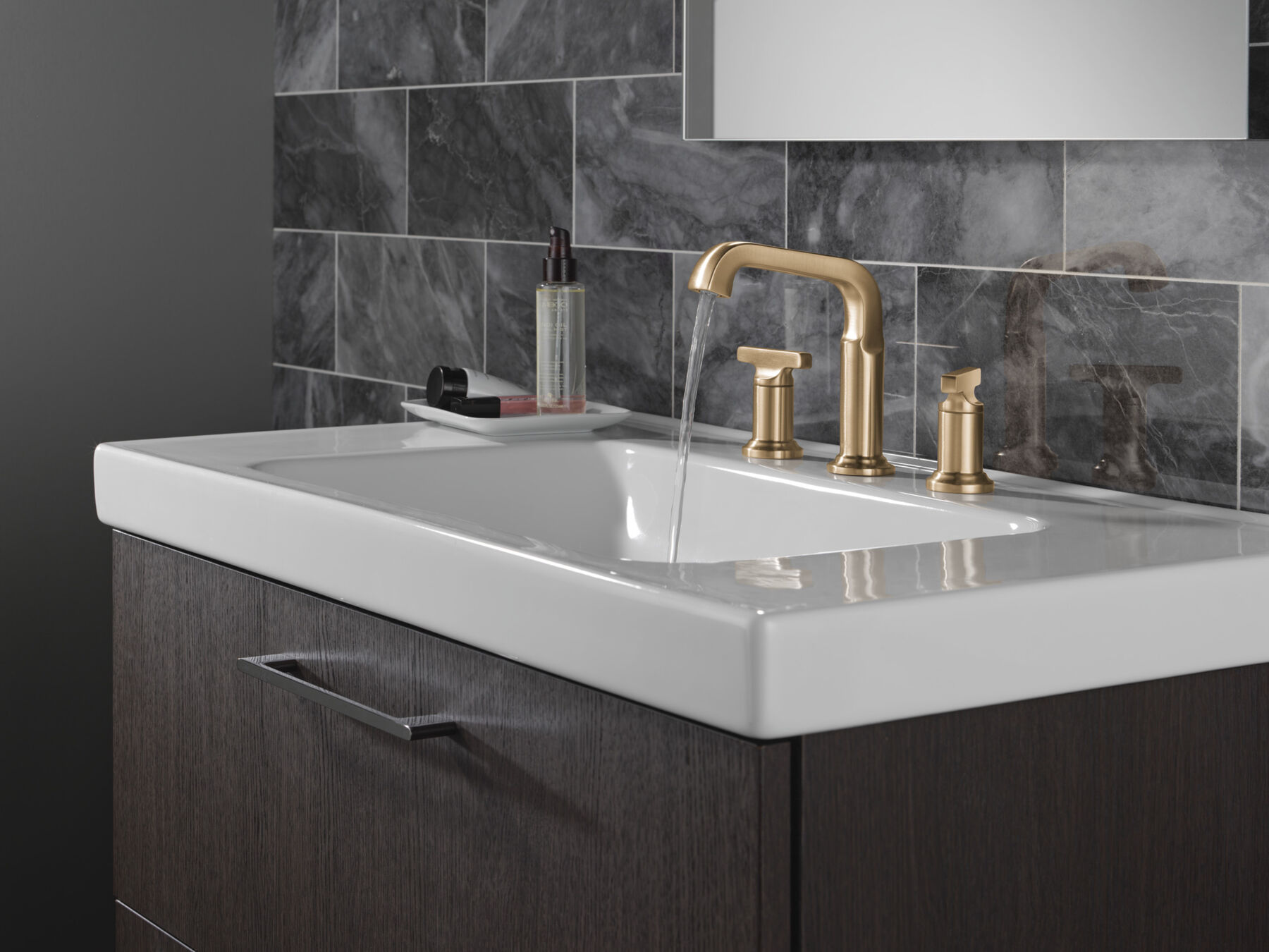 Llave para baño de extensión con dos manijas (producto recertificado), imagen 2