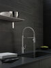 Llave para cocina extensible de una manija con tubo de salida con muelle