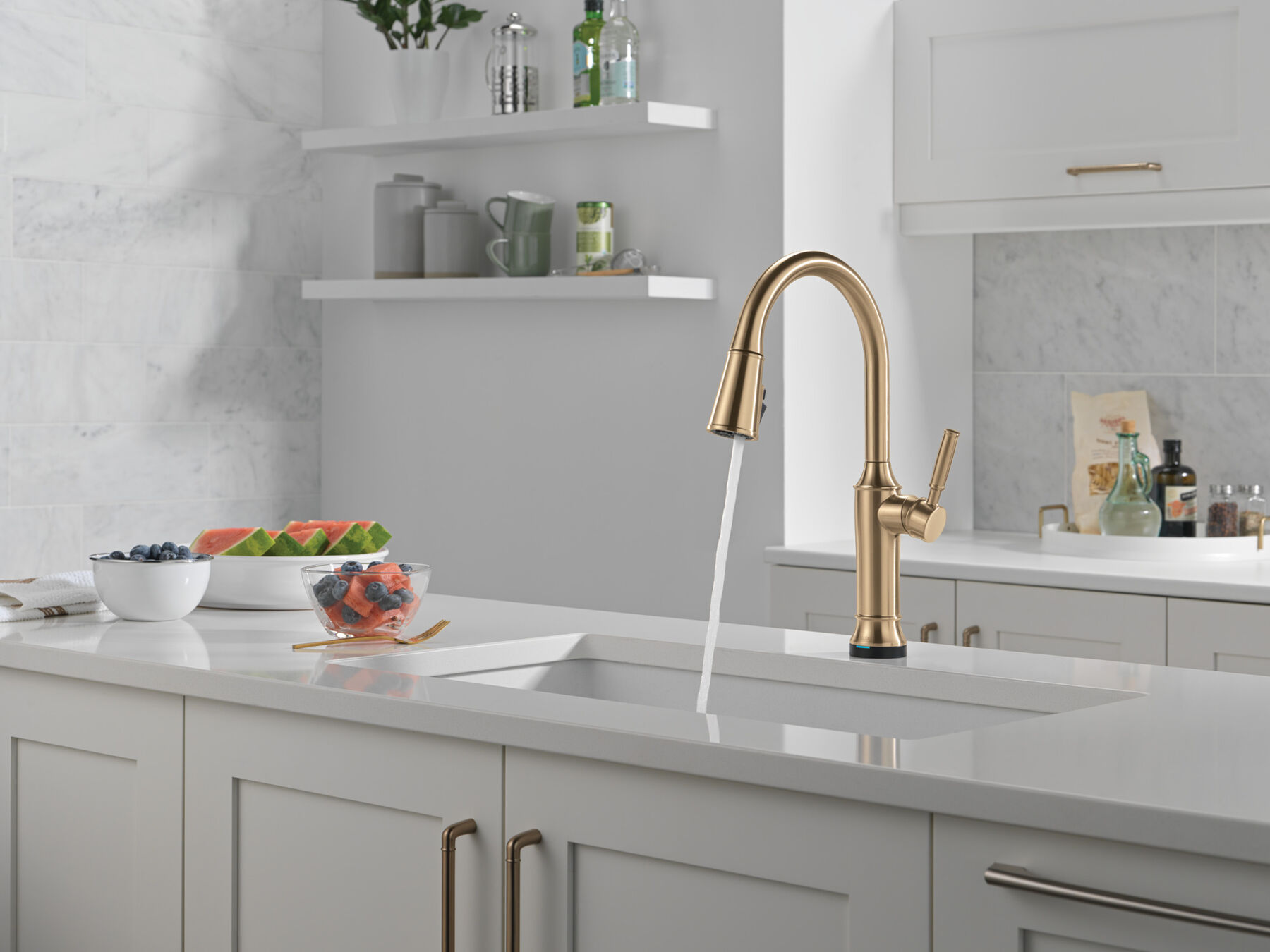 Touch<sub>2</sub>O® Technology Kitchen Faucet with Touchless Technology, image 15