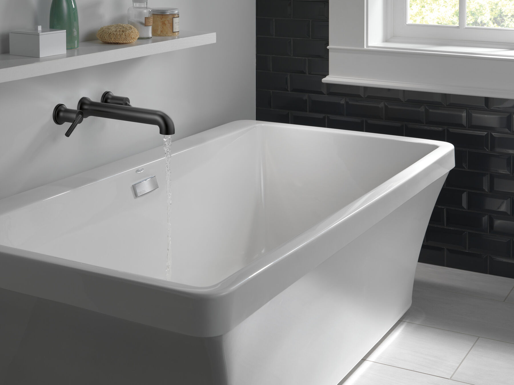 Bañera independiente de 60" x 32" con protección contra desechos y desbordes integrada, imagen 9