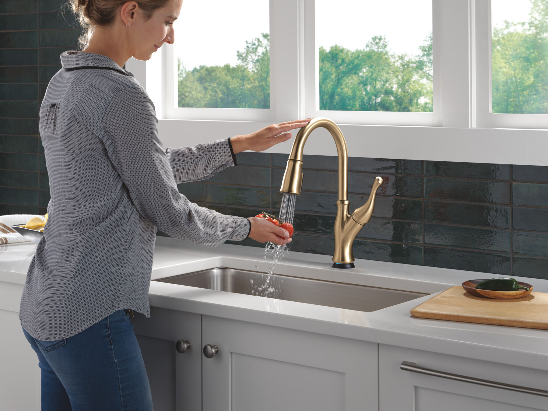 Touch<sub>2</sub>O® Technology Kitchen Faucet with Touchless Technology, image 5
