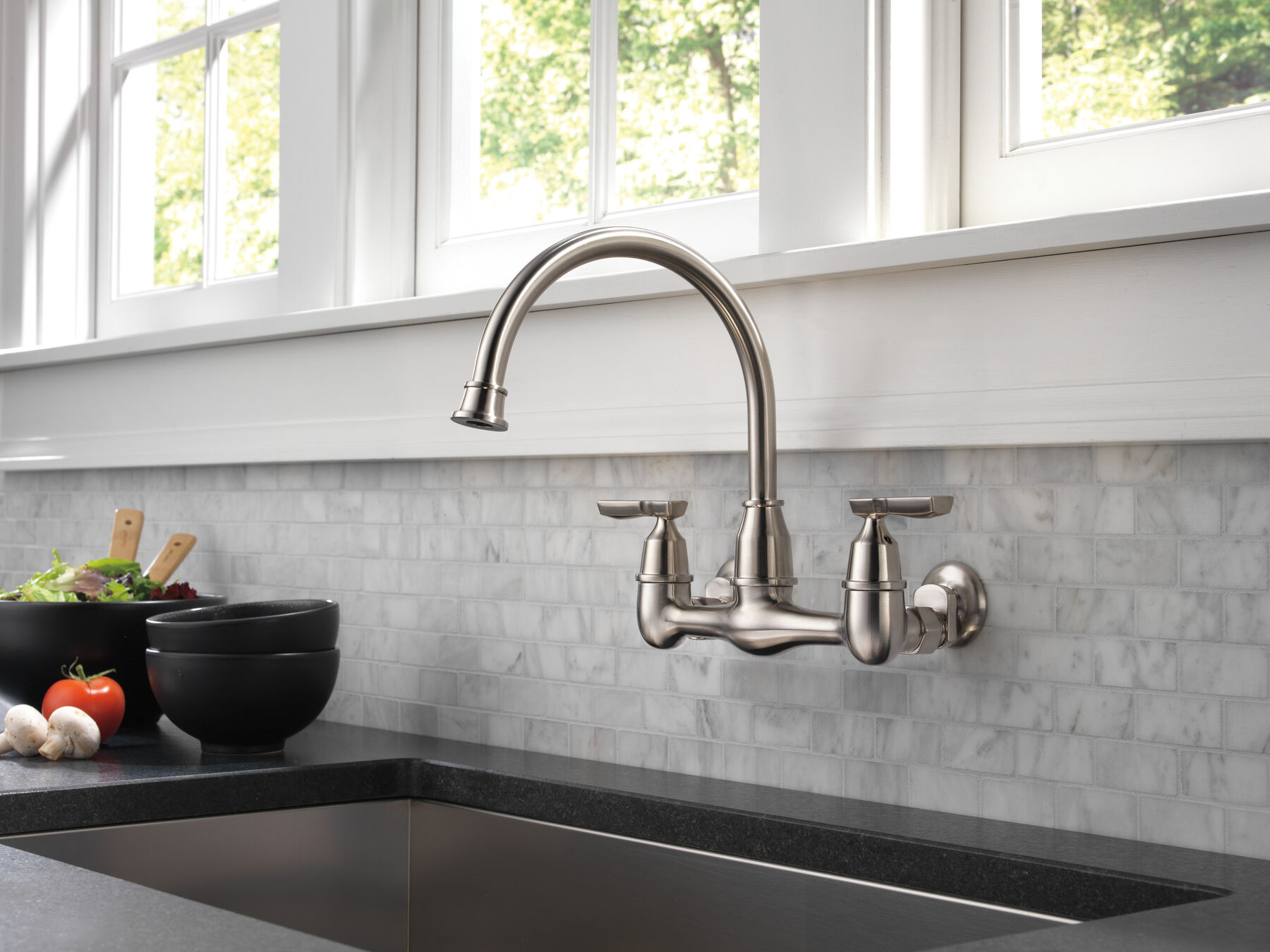 Llave para cocina con dos manijas para montaje en pared, imagen 4