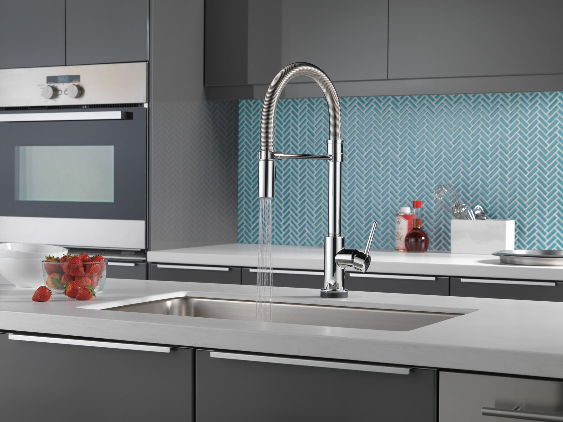 Llave para cocina extensible de una manija con tubo de salida con muelle con tecnología Touch<sub>2</sub>O® (producto recertificado), imagen 6