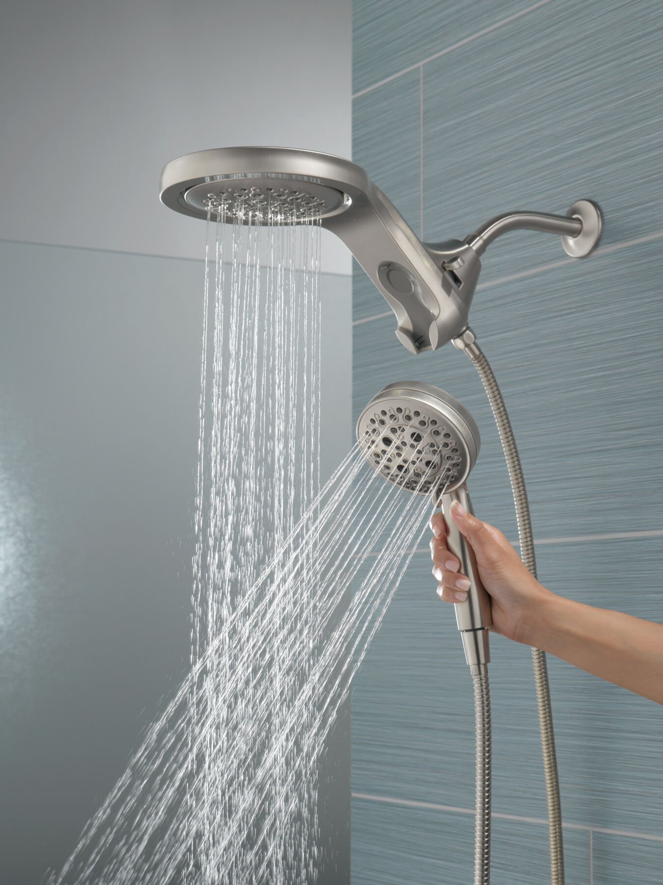 Dos en uno de 5 ajustes HydroRain H2O de 2.5GPM (producto recertificado), imagen 1