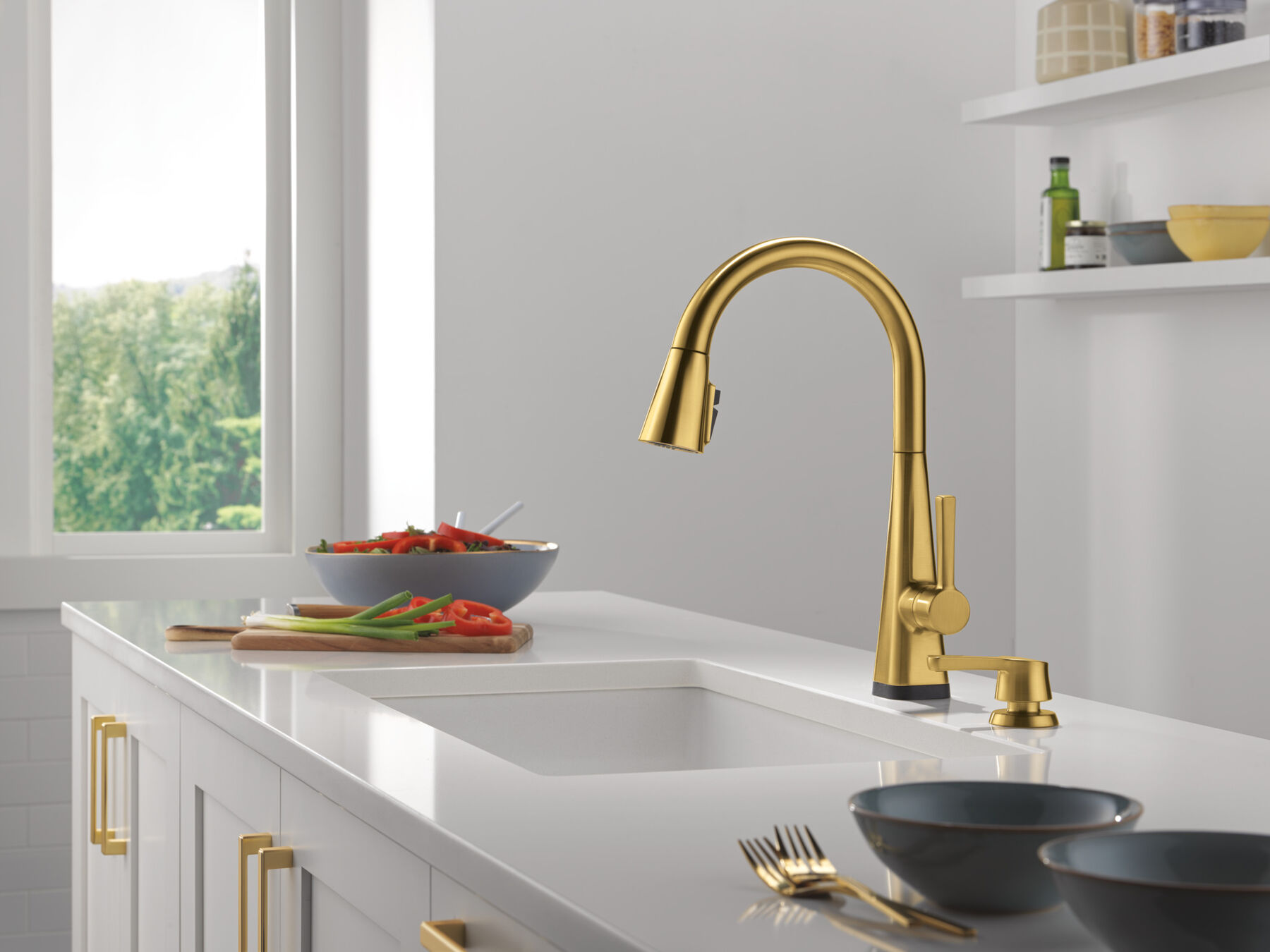Touch2O Pull-Down Kitchen Faucet with Soap Dispenser Bundle, image 14