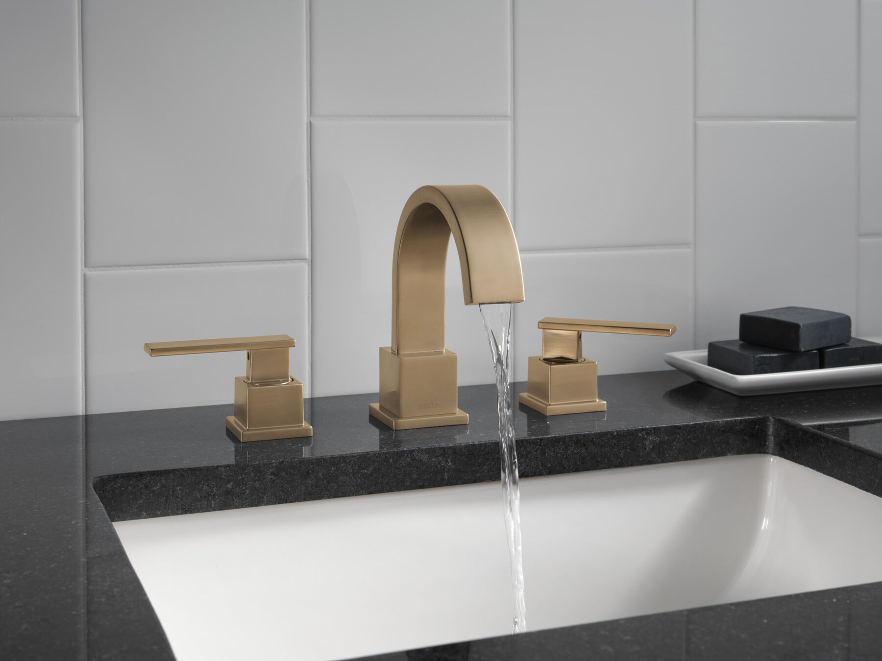 Llave para baño de extensión con dos manijas (producto recertificado), imagen 2