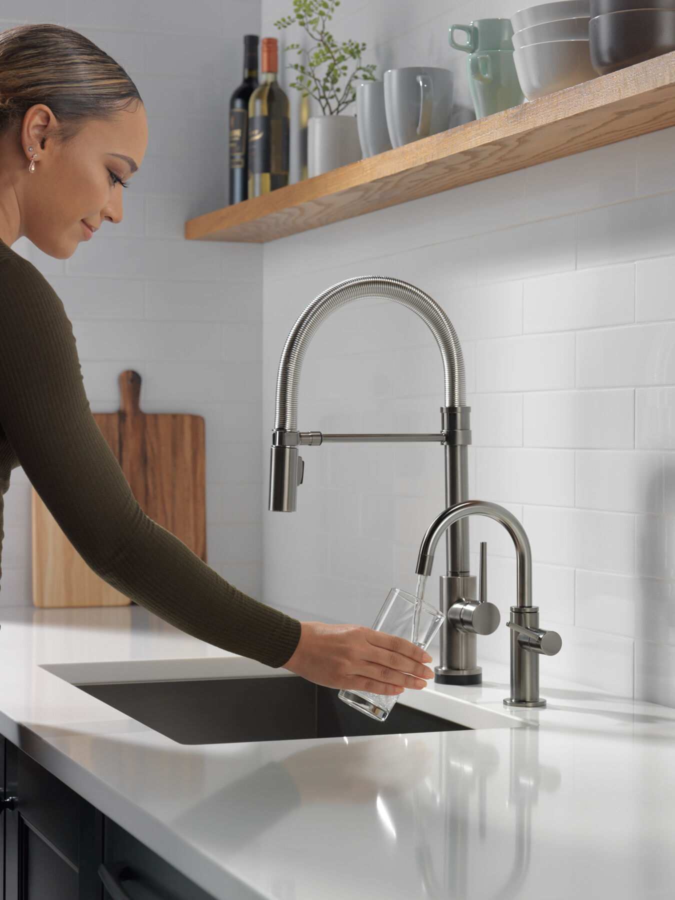 Llave para cocina extensible de una manija con tubo de salida con muelle con tecnología Touch<sub>2</sub>O®, imagen 18