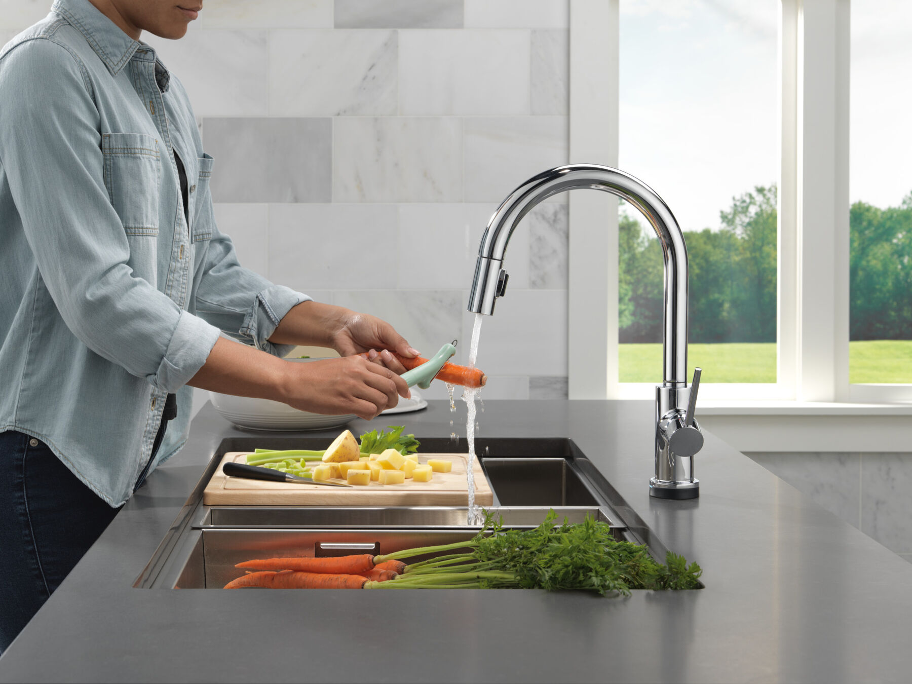 Touch2O with Touchless and VoiceIQ® Technology Single Handle Pull-Down Kitchen Faucet with Soap Dispenser, image 6