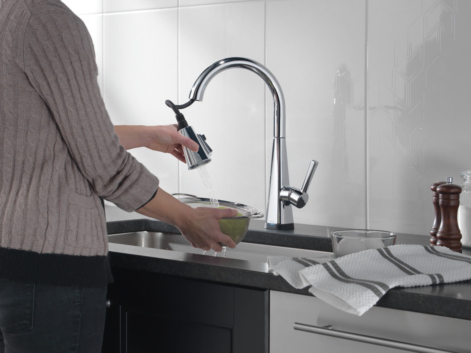 Llave para cocina de una manija extensible con tecnolog a Touch2O
