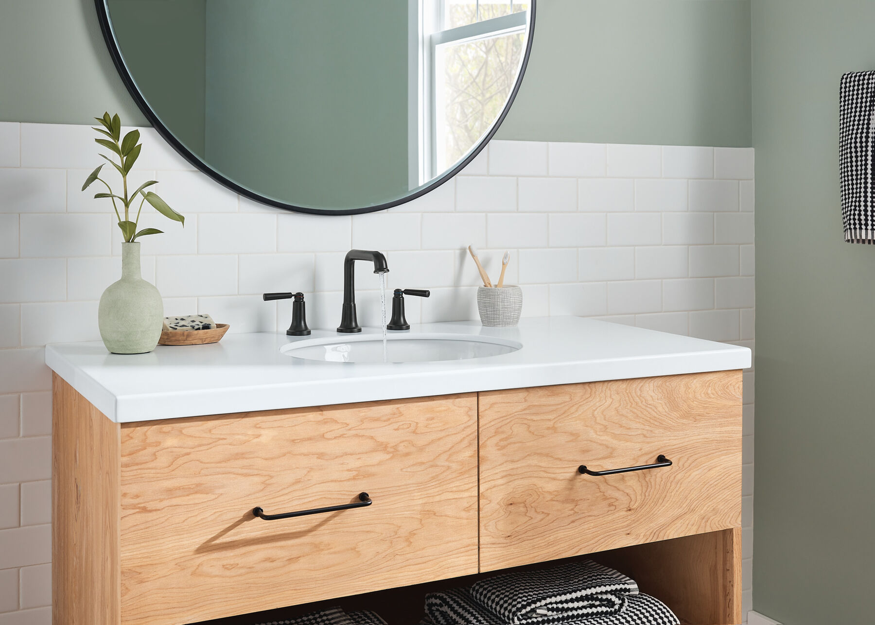 Llave para baño de extensión con dos manijas (producto recertificado), imagen 2