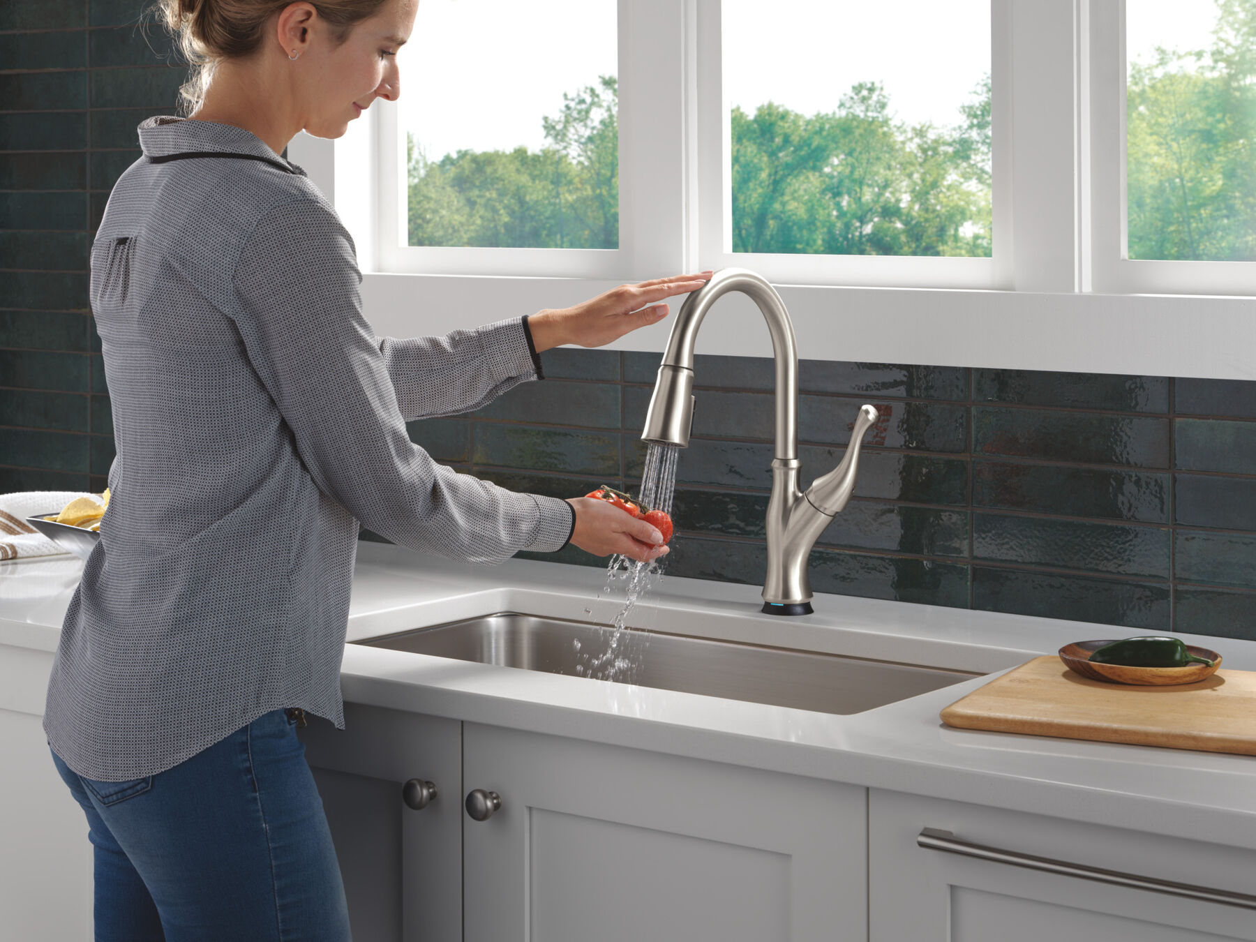 Touch<sub>2</sub>O® Technology Kitchen Faucet with Touchless Technology, image 5