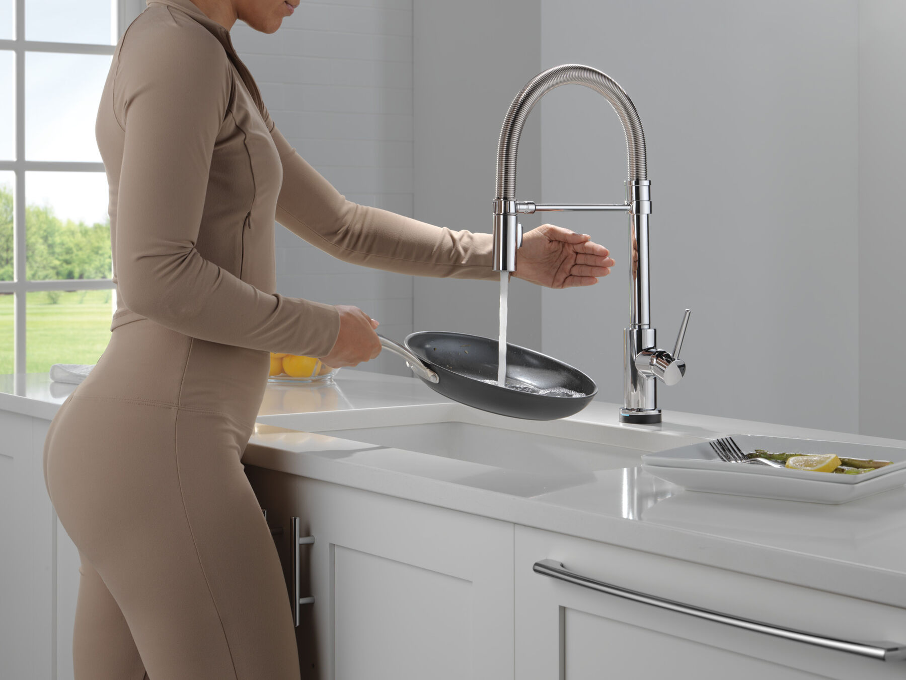 Touch<sub>2</sub>O® Technology Kitchen Faucet with Touchless Technology, image 6